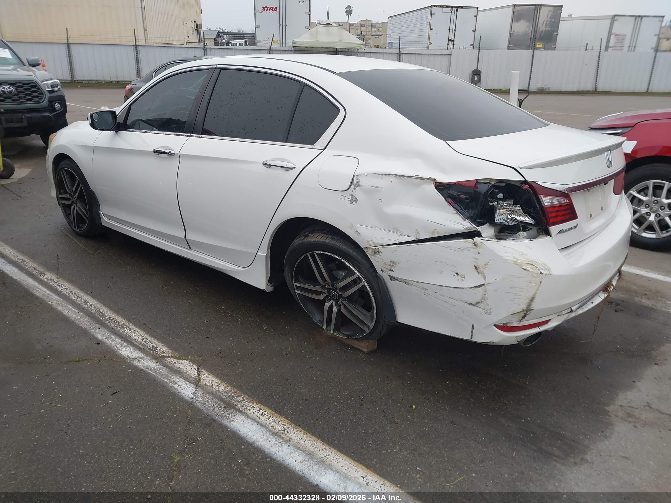 HONDA ACCORD image 3