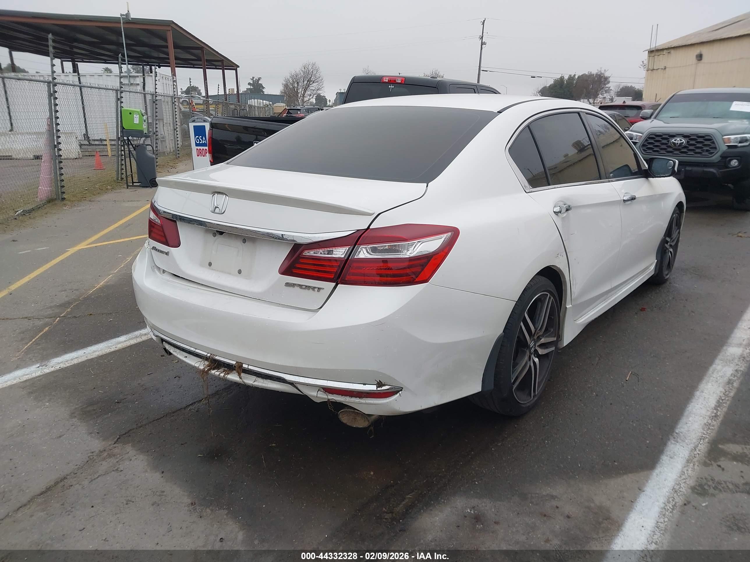 HONDA ACCORD image 4