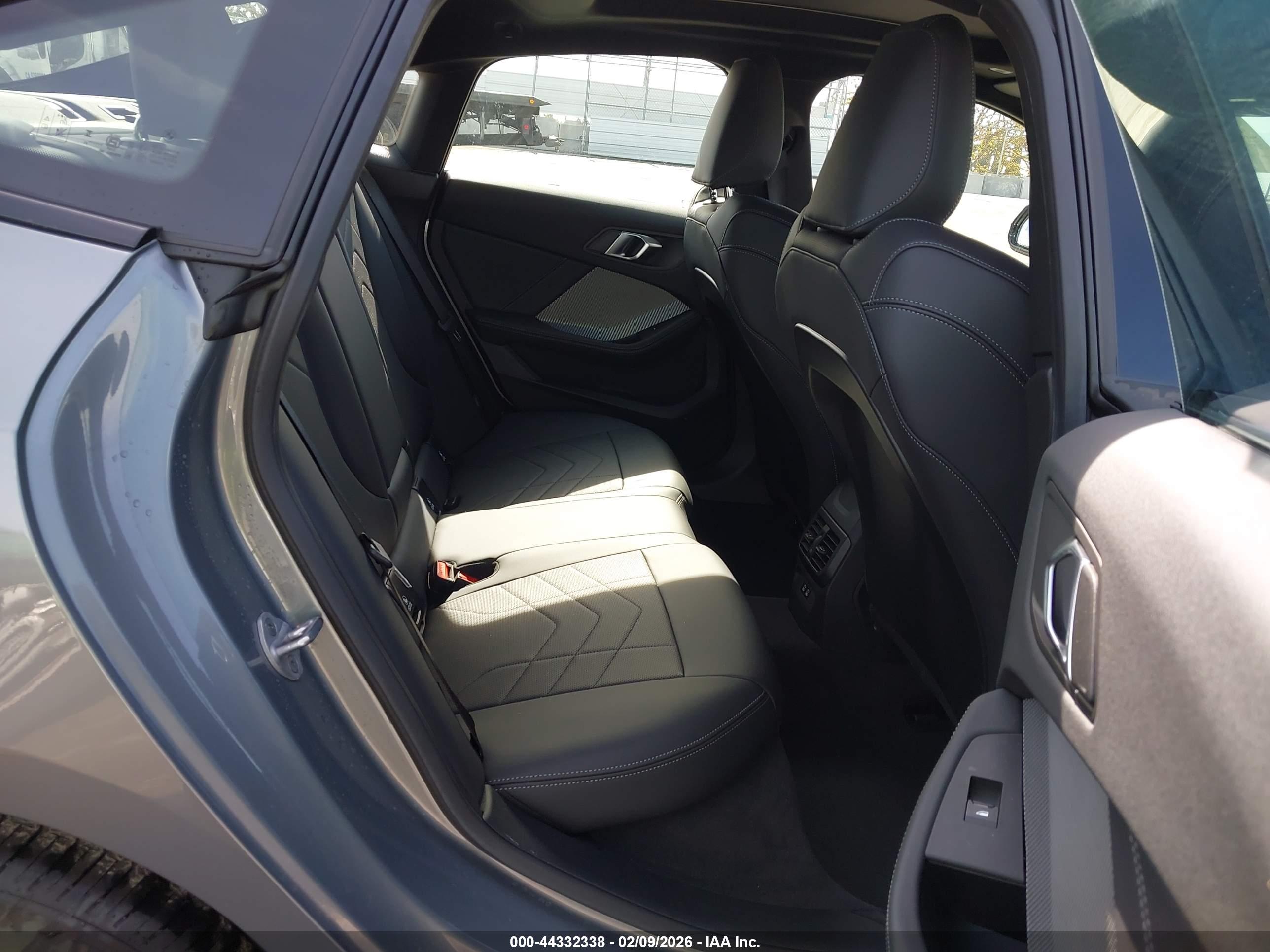 BMW 228 image 8