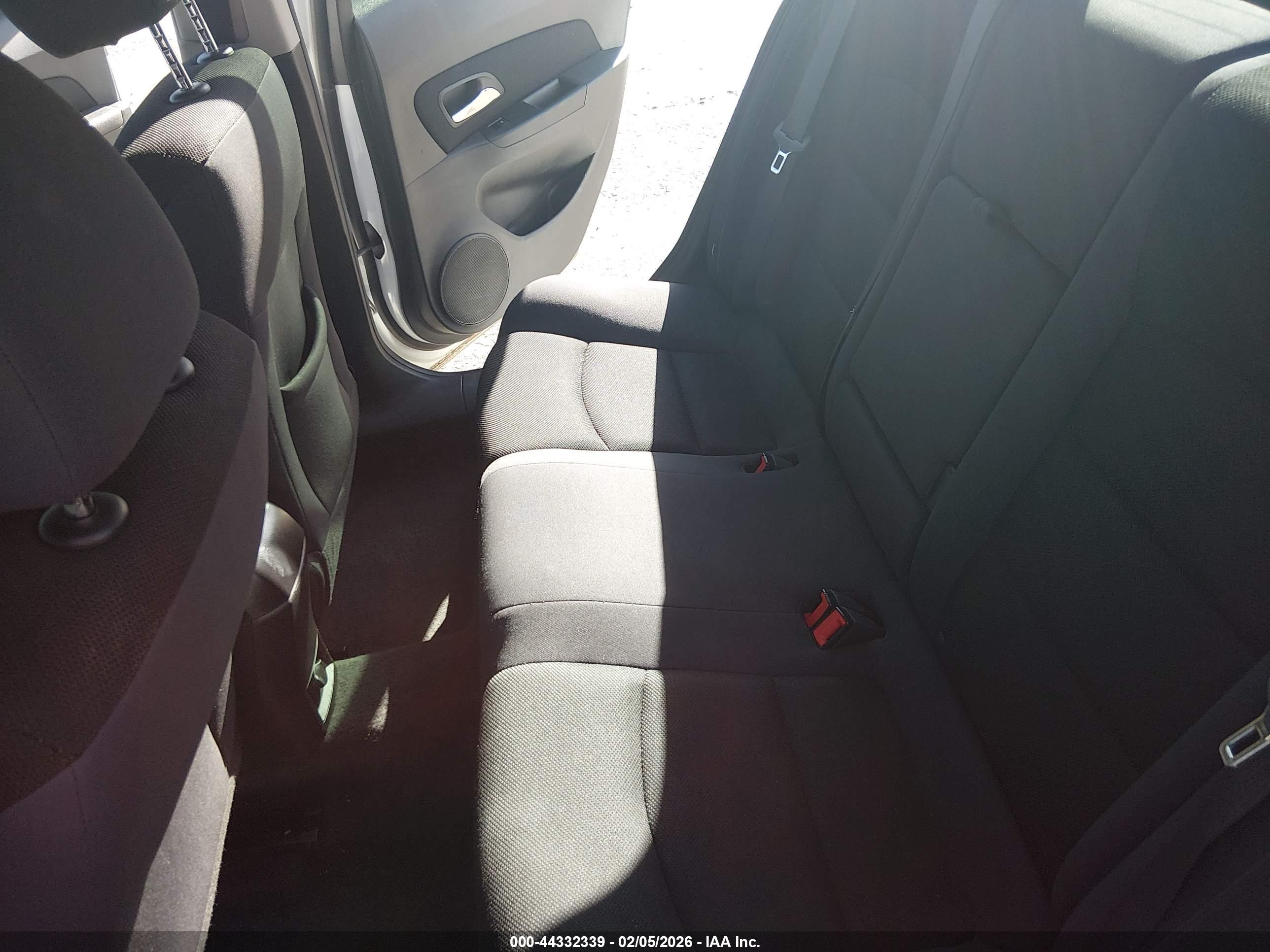 CHEVROLET CRUZE image 8