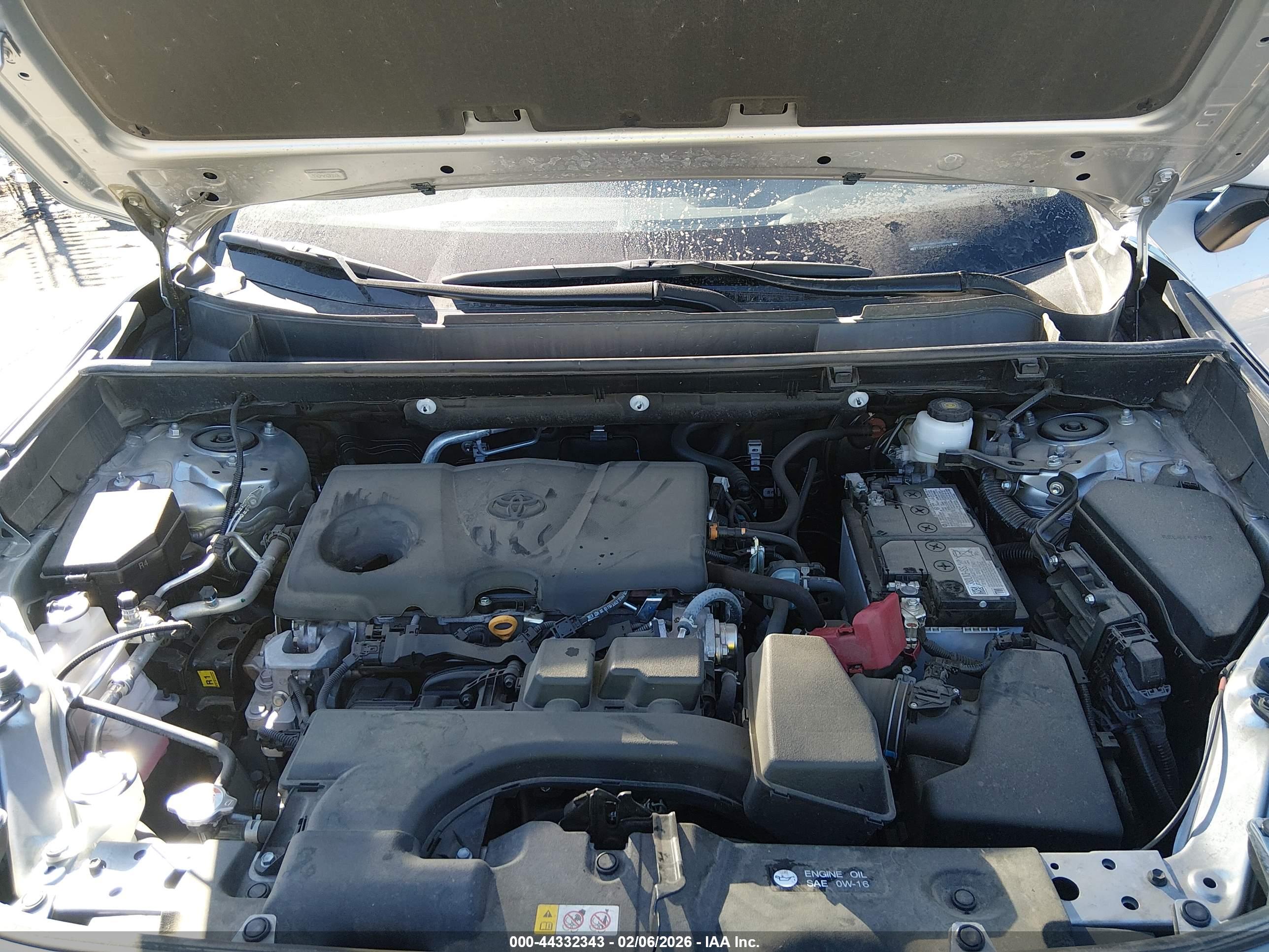 TOYOTA RAV4 image 10