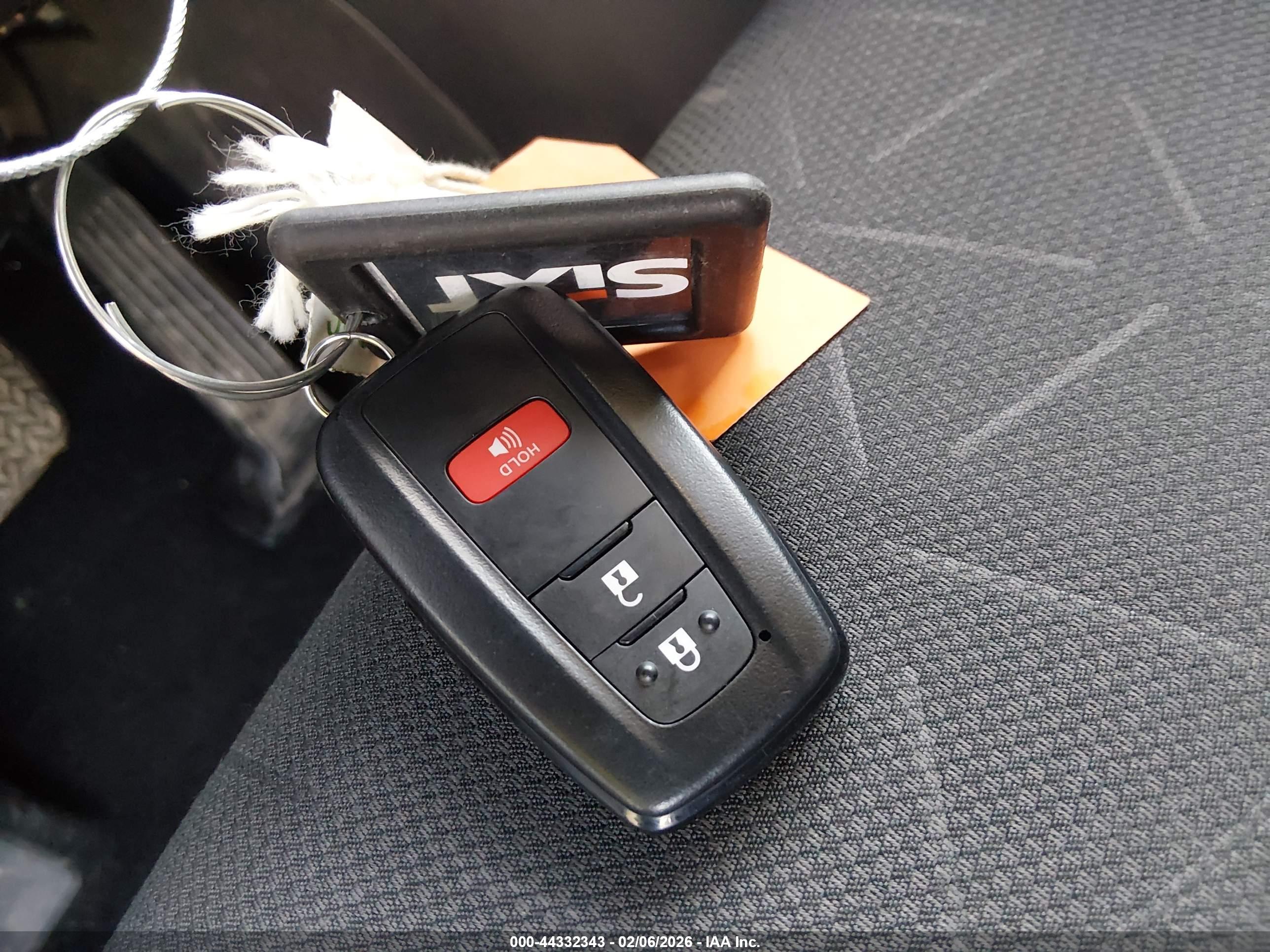 TOYOTA RAV4 image 11