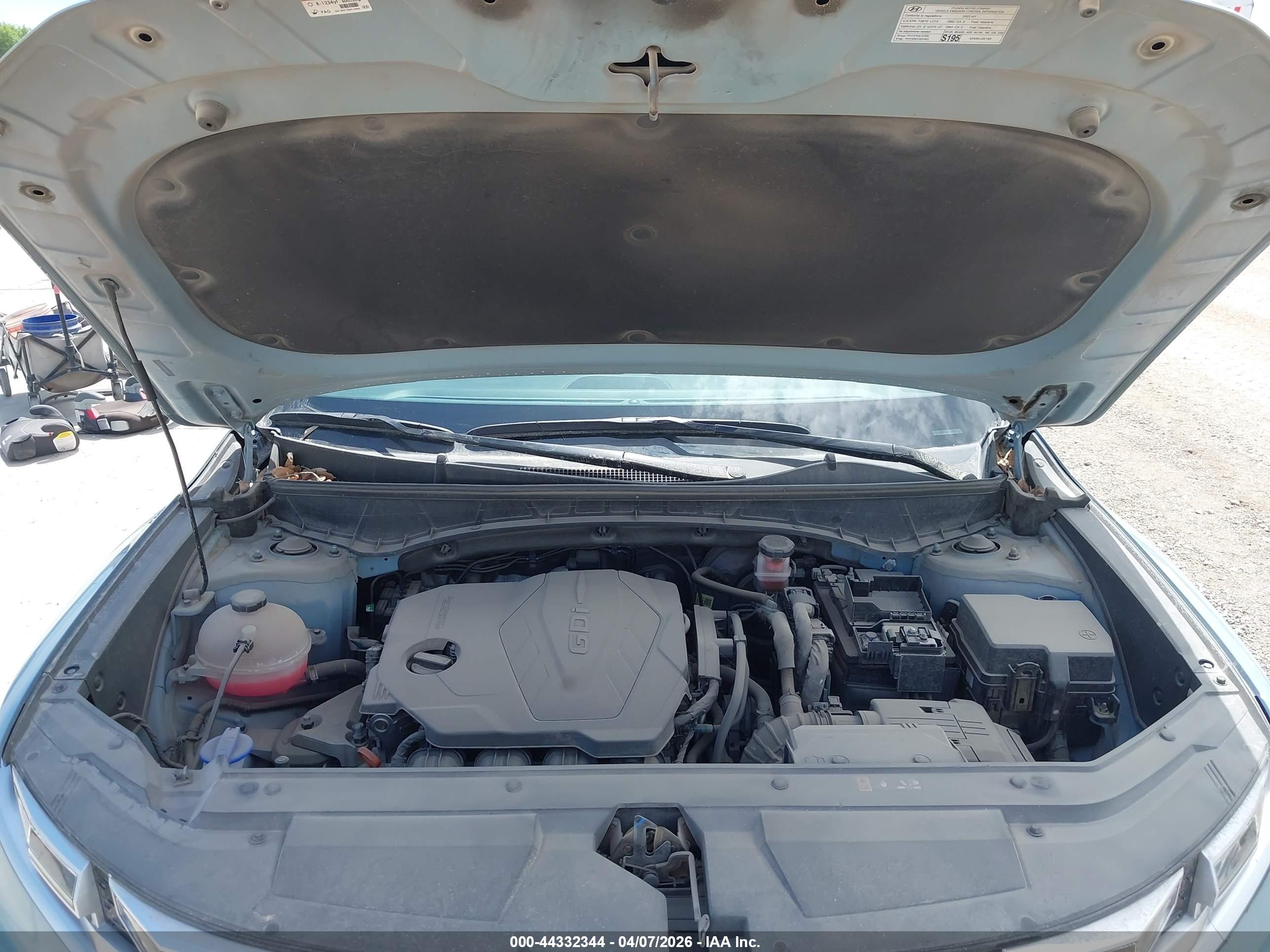 HYUNDAI SANTA image 10