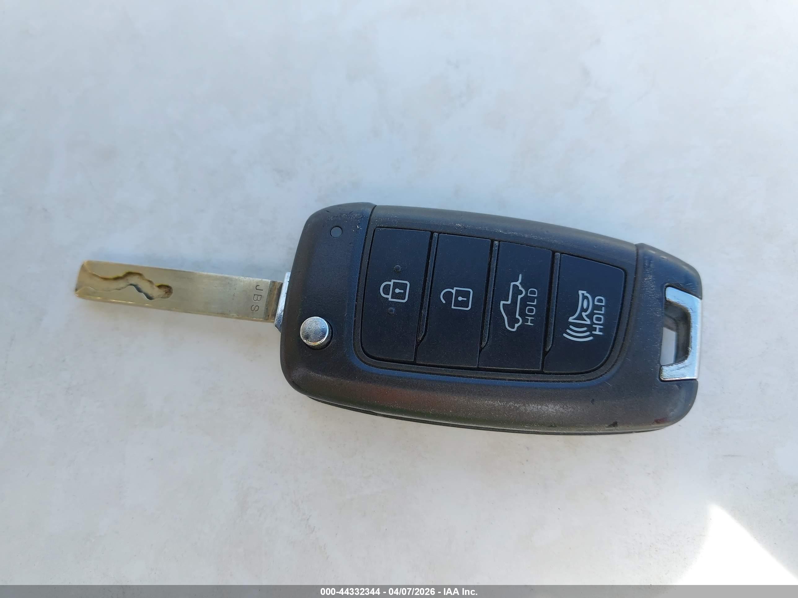 HYUNDAI SANTA image 11