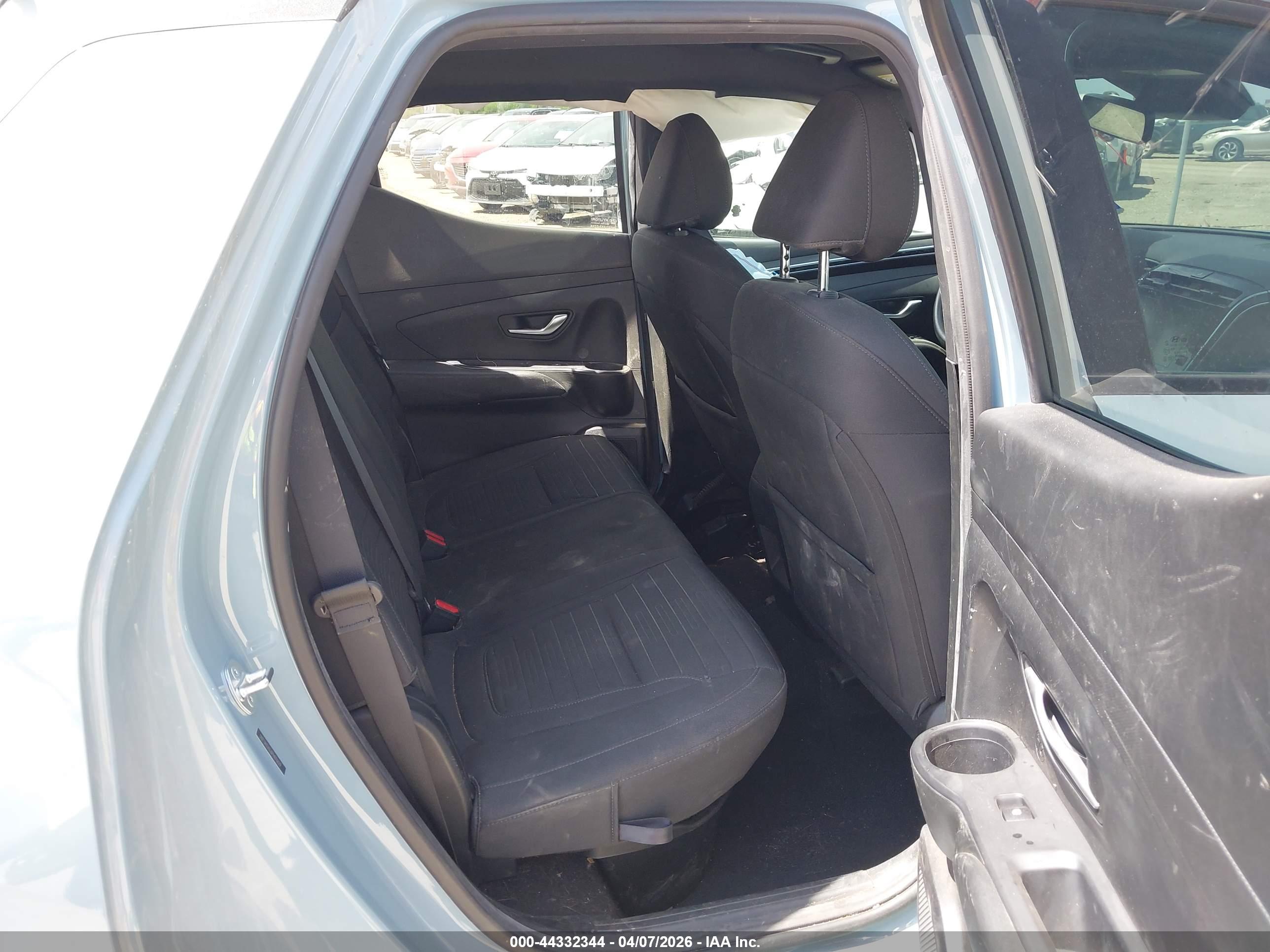HYUNDAI SANTA image 8