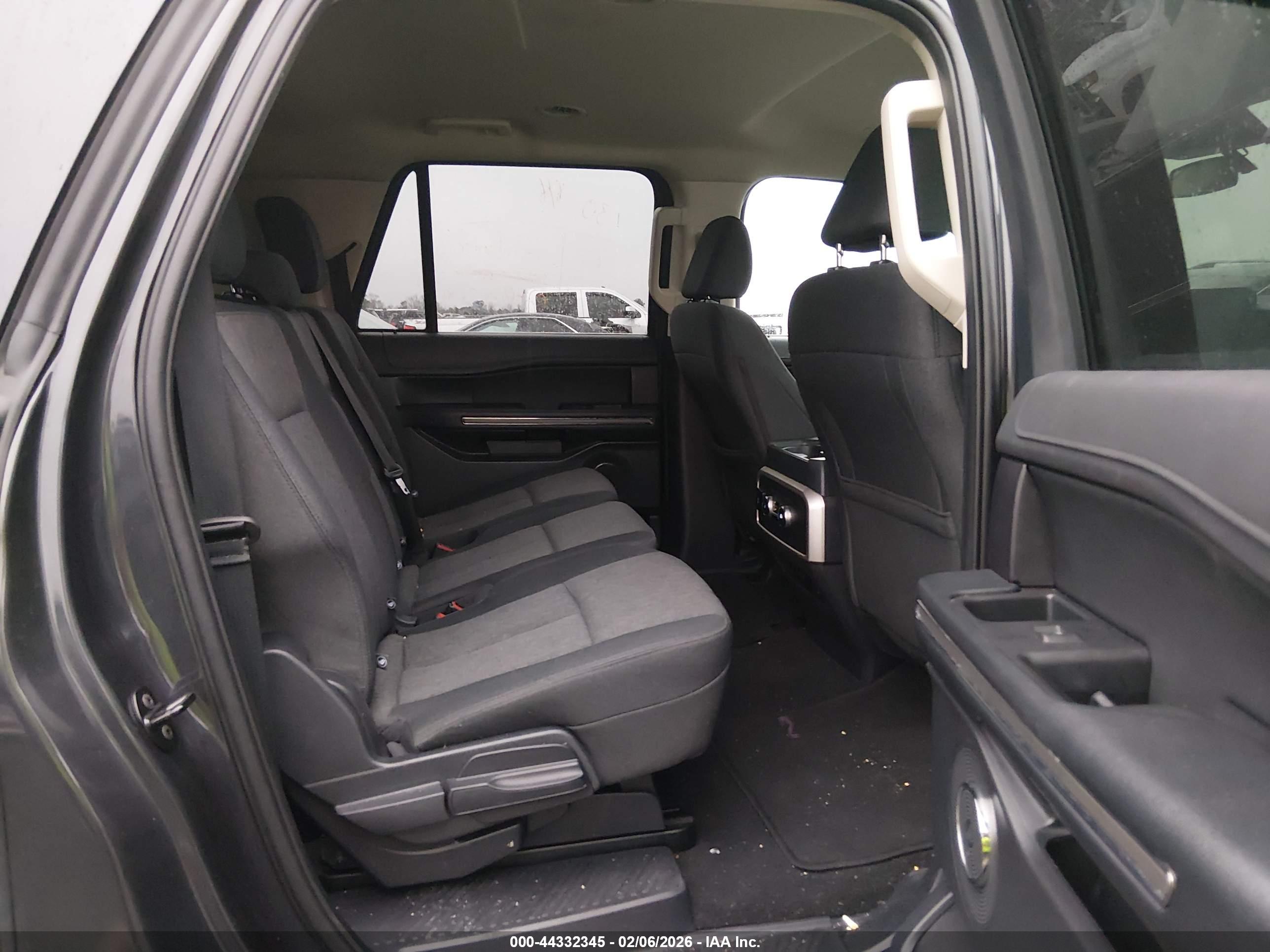 FORD EXPEDITION image 8