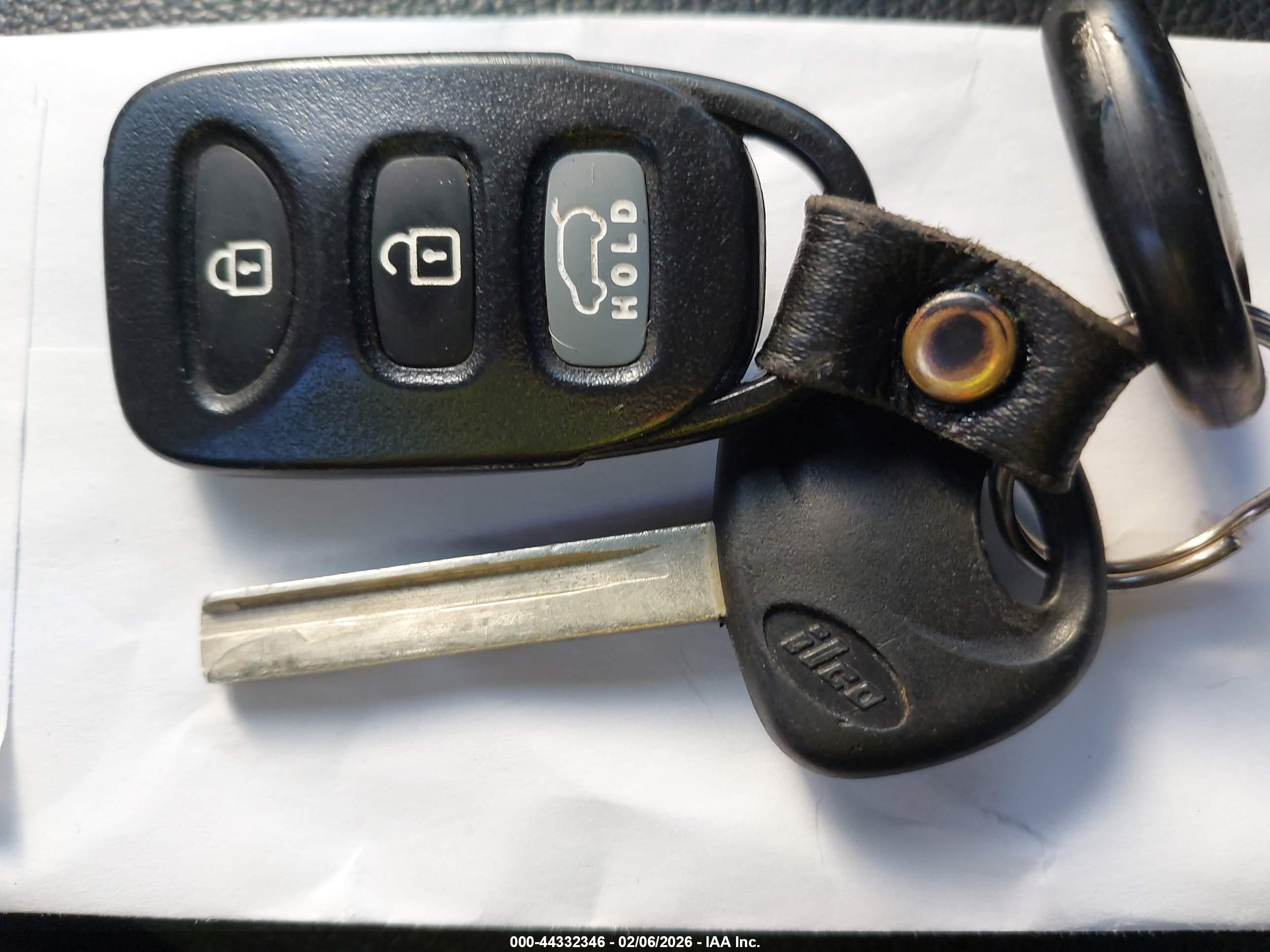 HYUNDAI ELANTRA image 11
