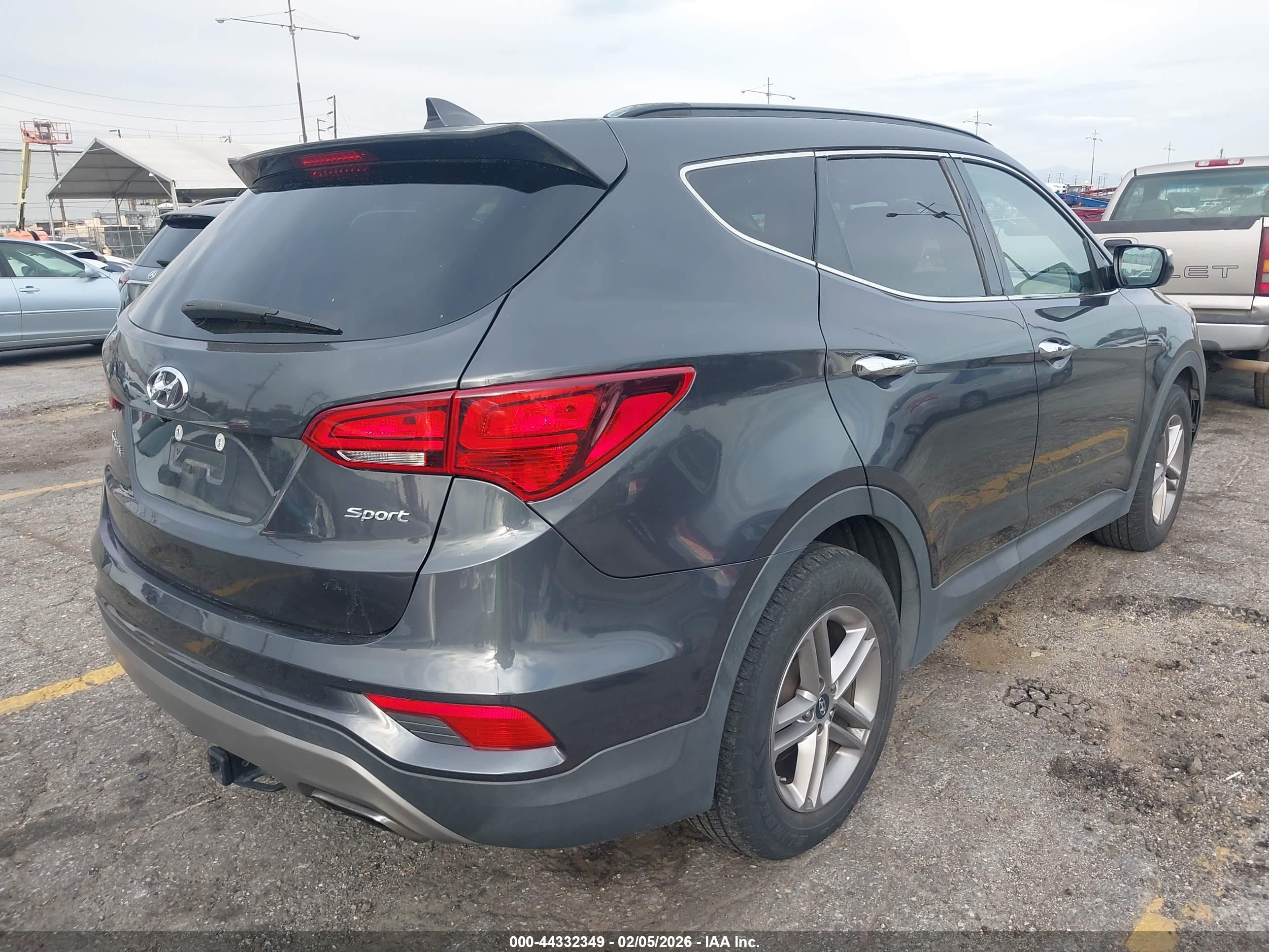 HYUNDAI SANTA image 4