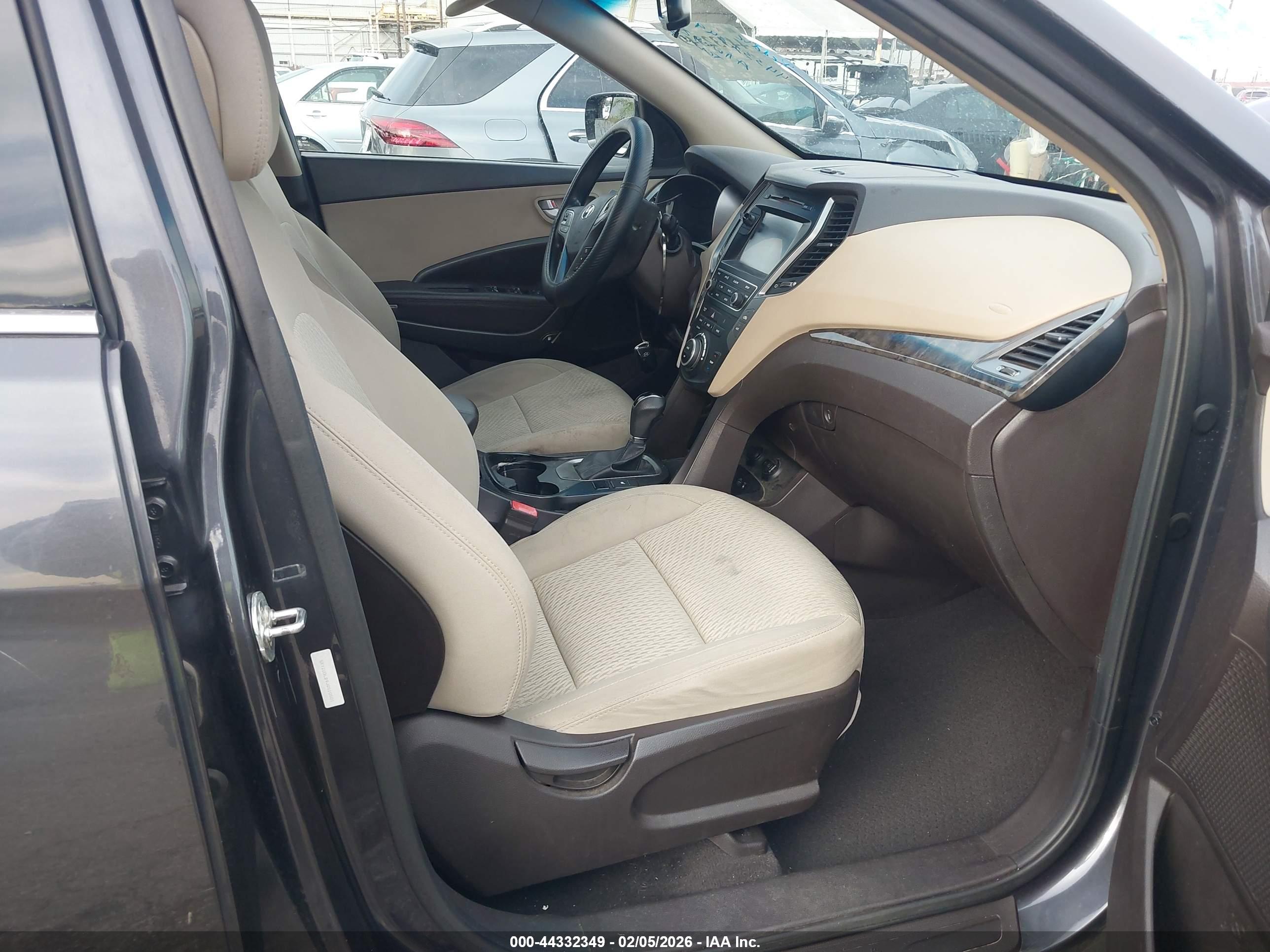 HYUNDAI SANTA image 5