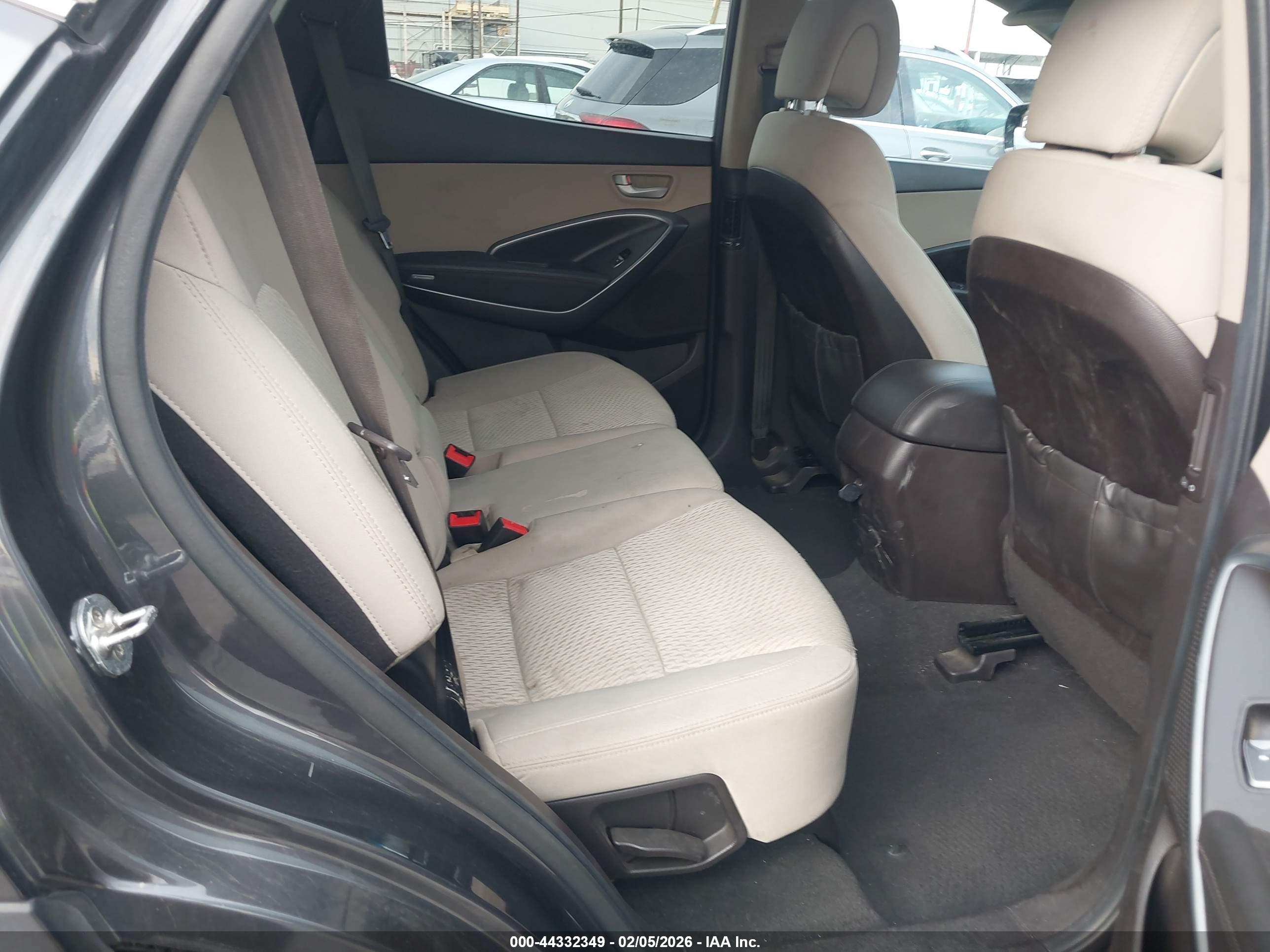 HYUNDAI SANTA image 8