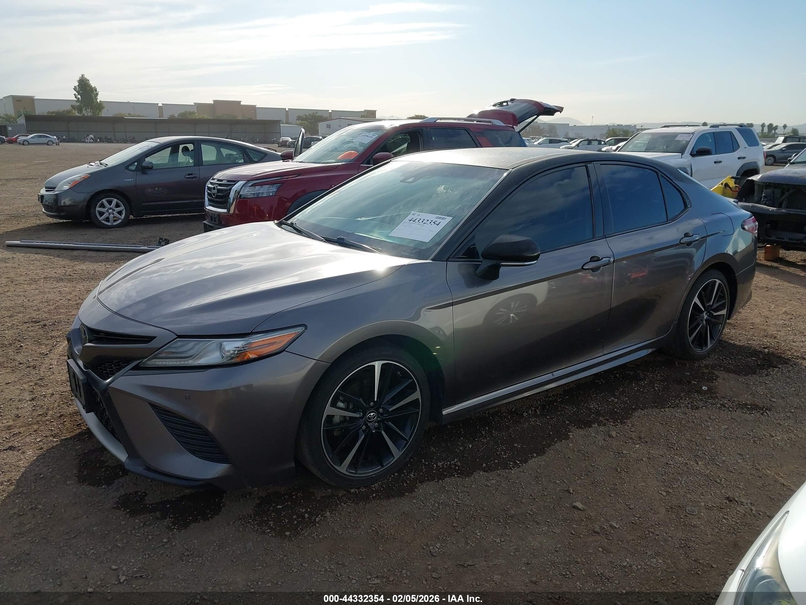 TOYOTA CAMRY image 2