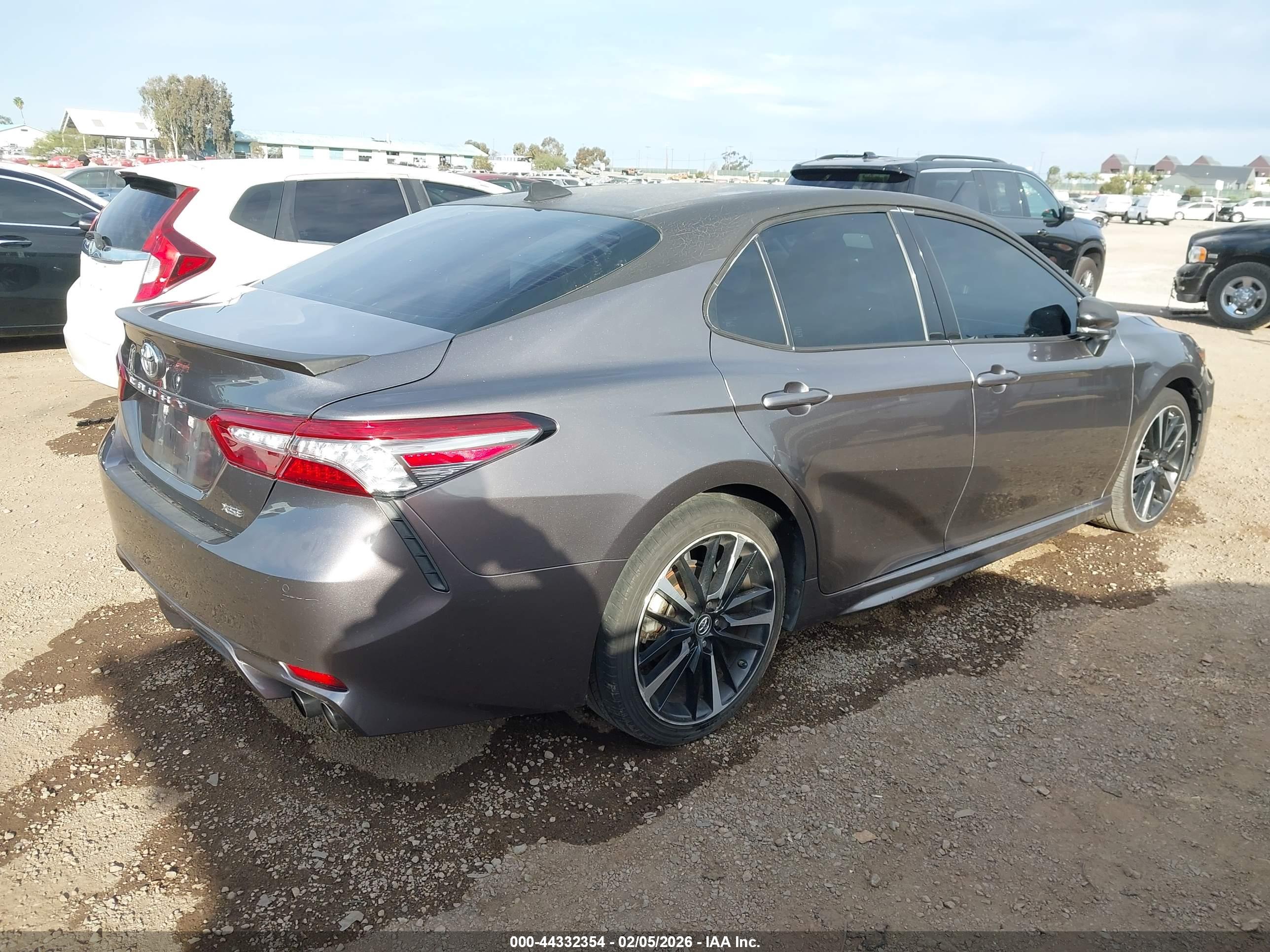 TOYOTA CAMRY image 4