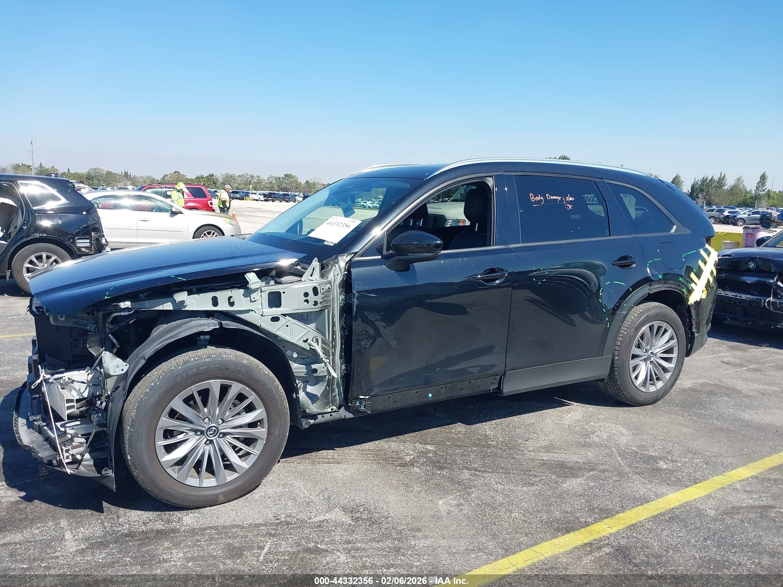 MAZDA CX-90 image 6