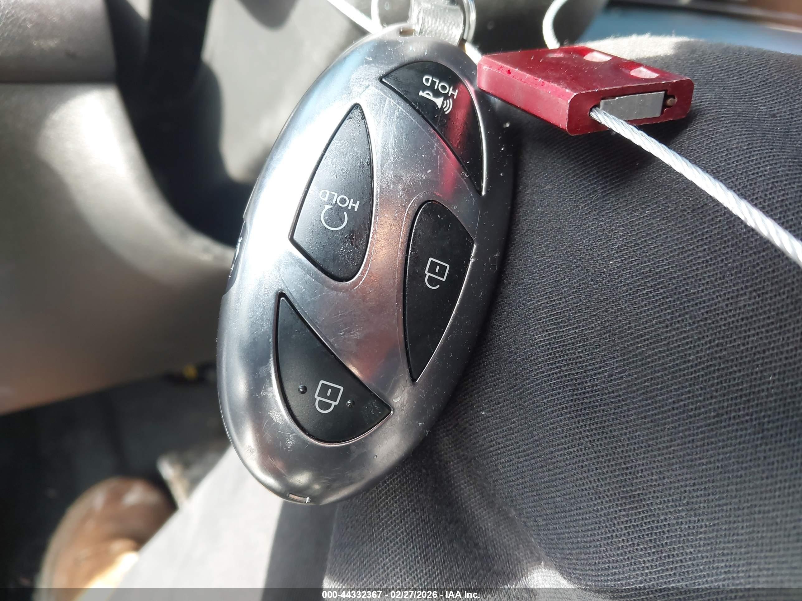 HYUNDAI ELANTRA image 11
