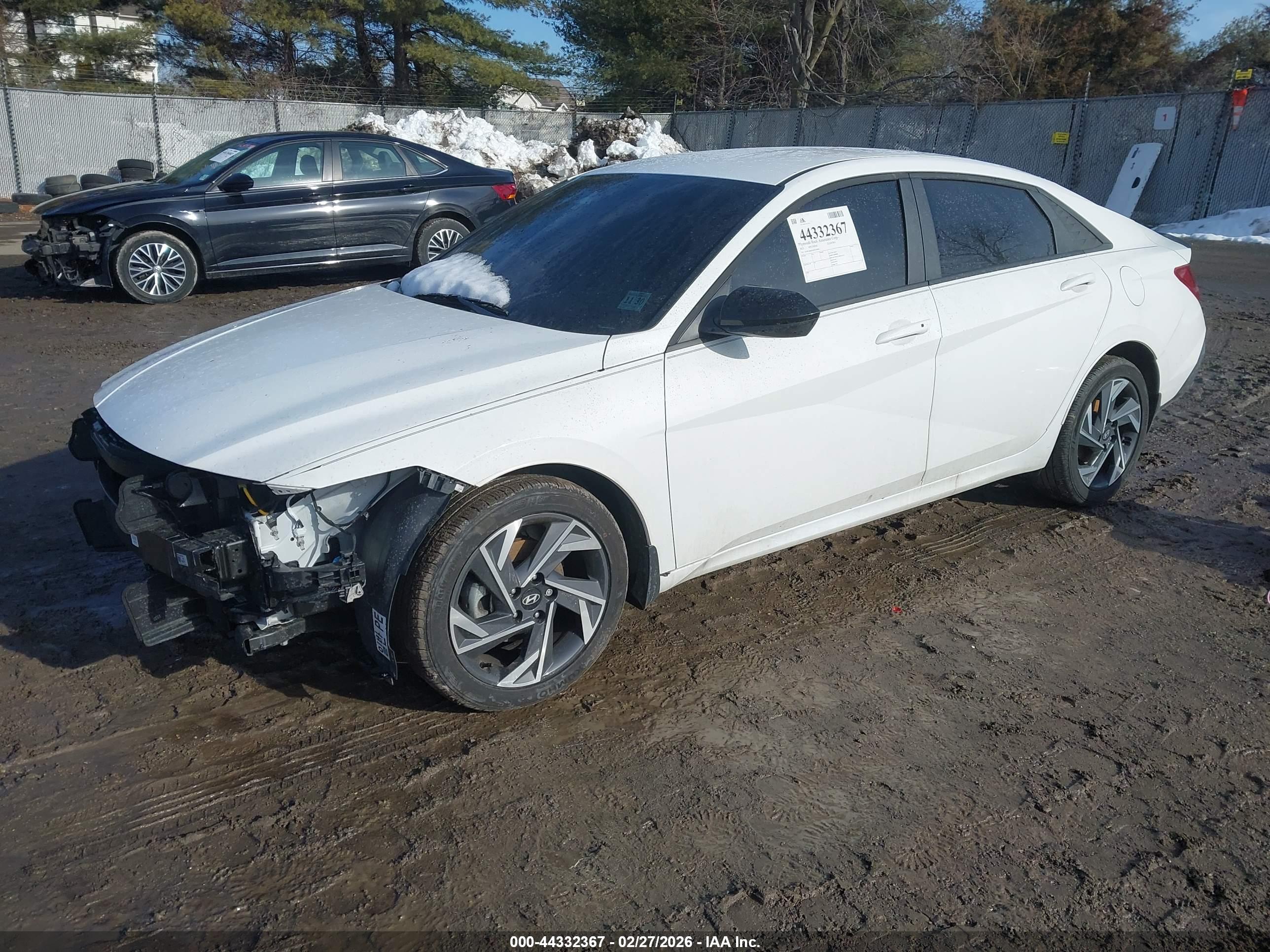HYUNDAI ELANTRA image 2