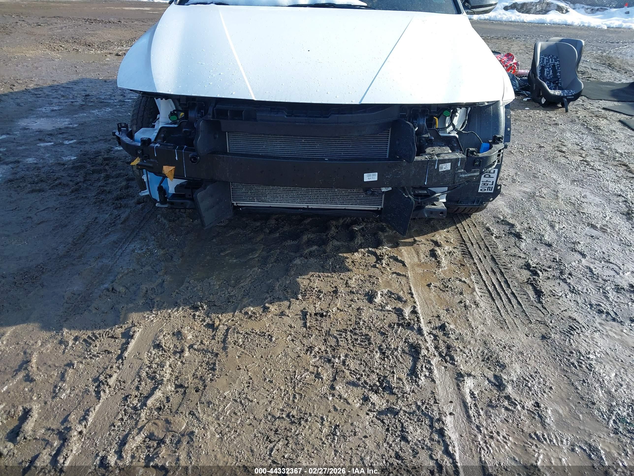 HYUNDAI ELANTRA image 6