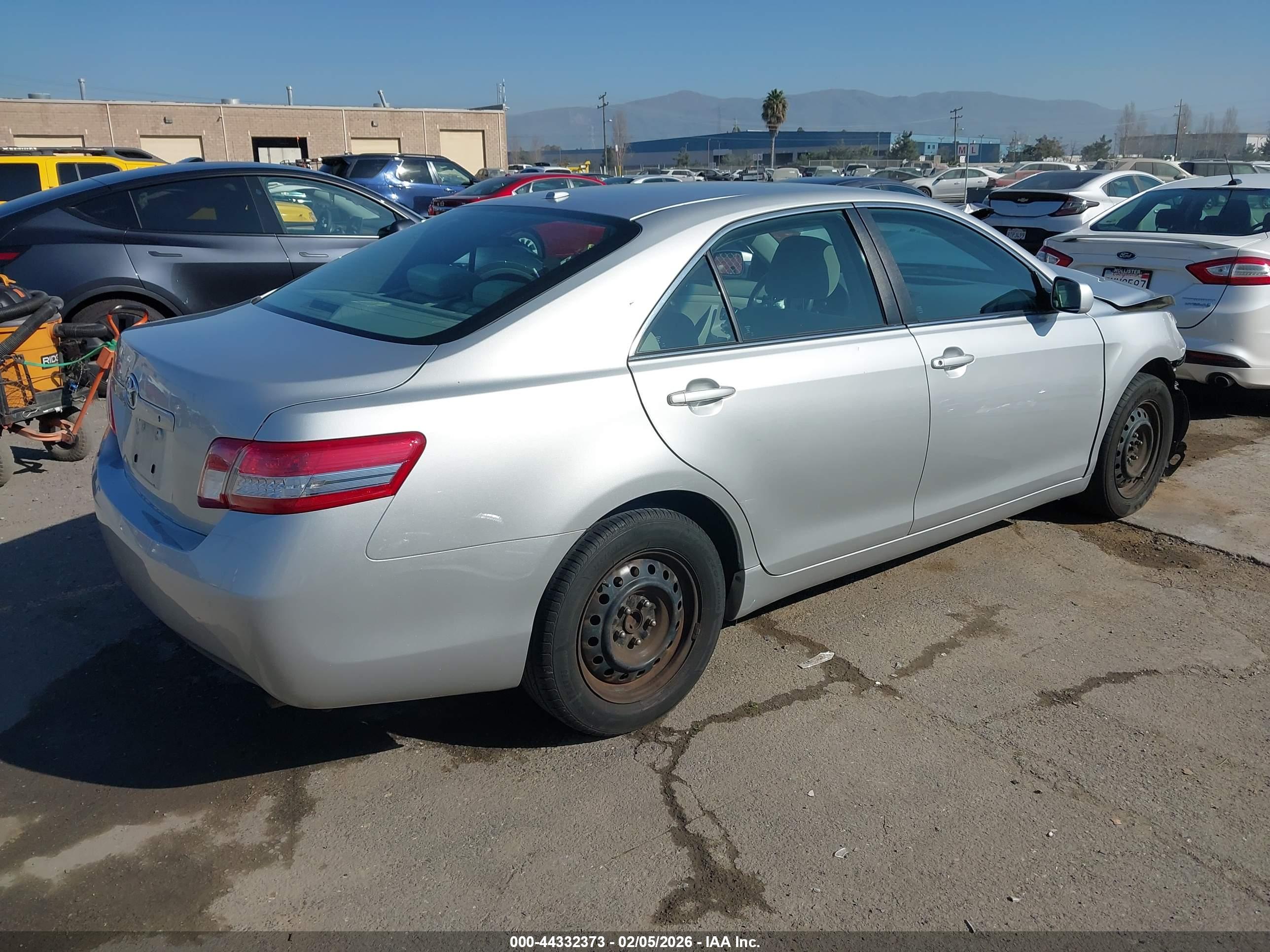 TOYOTA CAMRY image 4