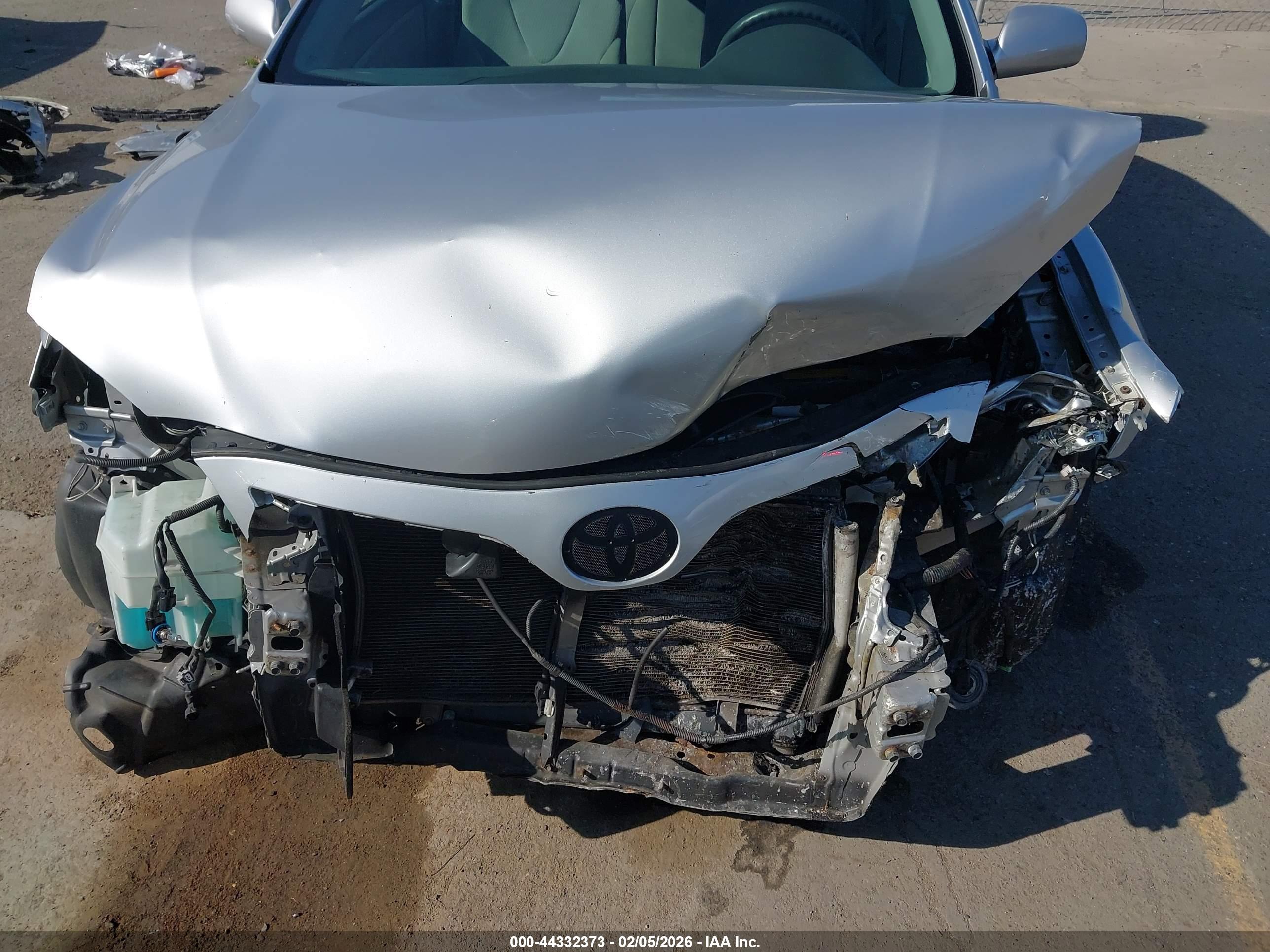 TOYOTA CAMRY image 6