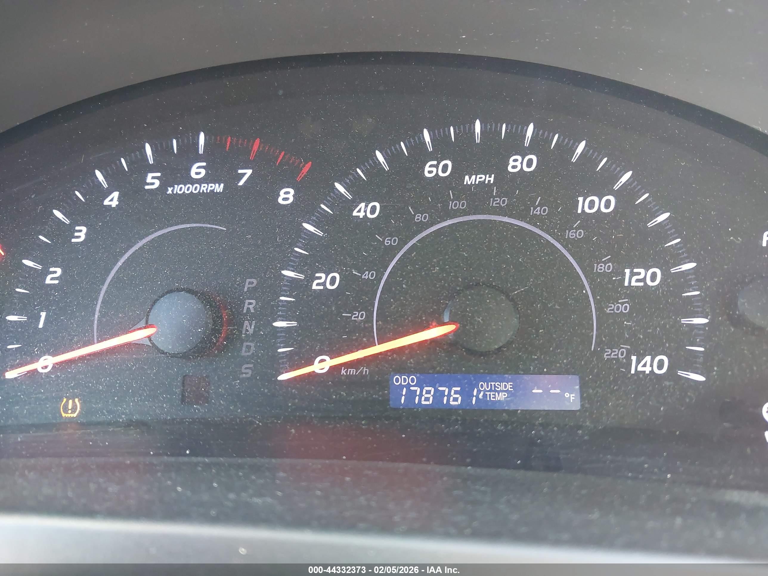TOYOTA CAMRY image 7
