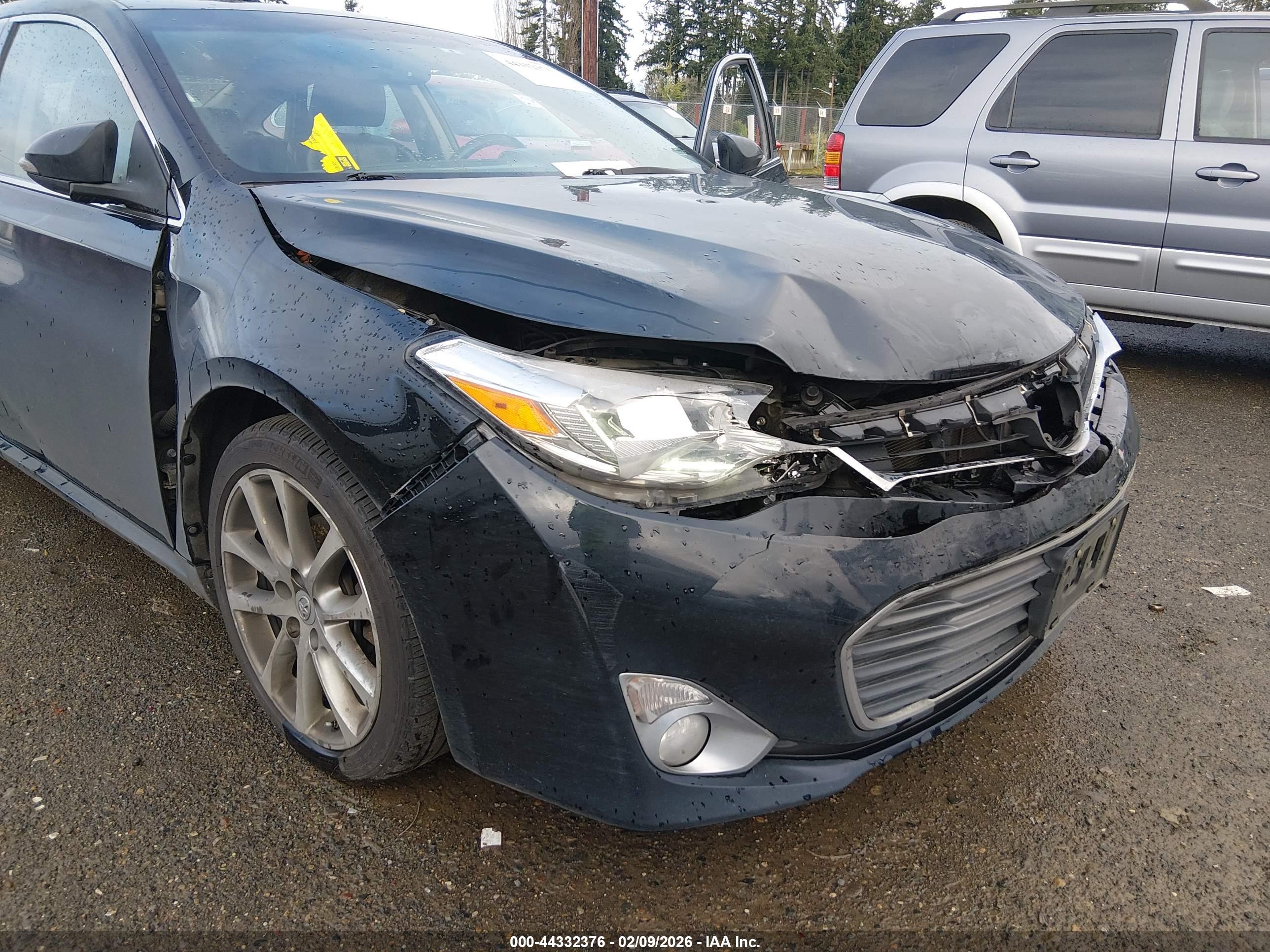 TOYOTA AVALON image 6