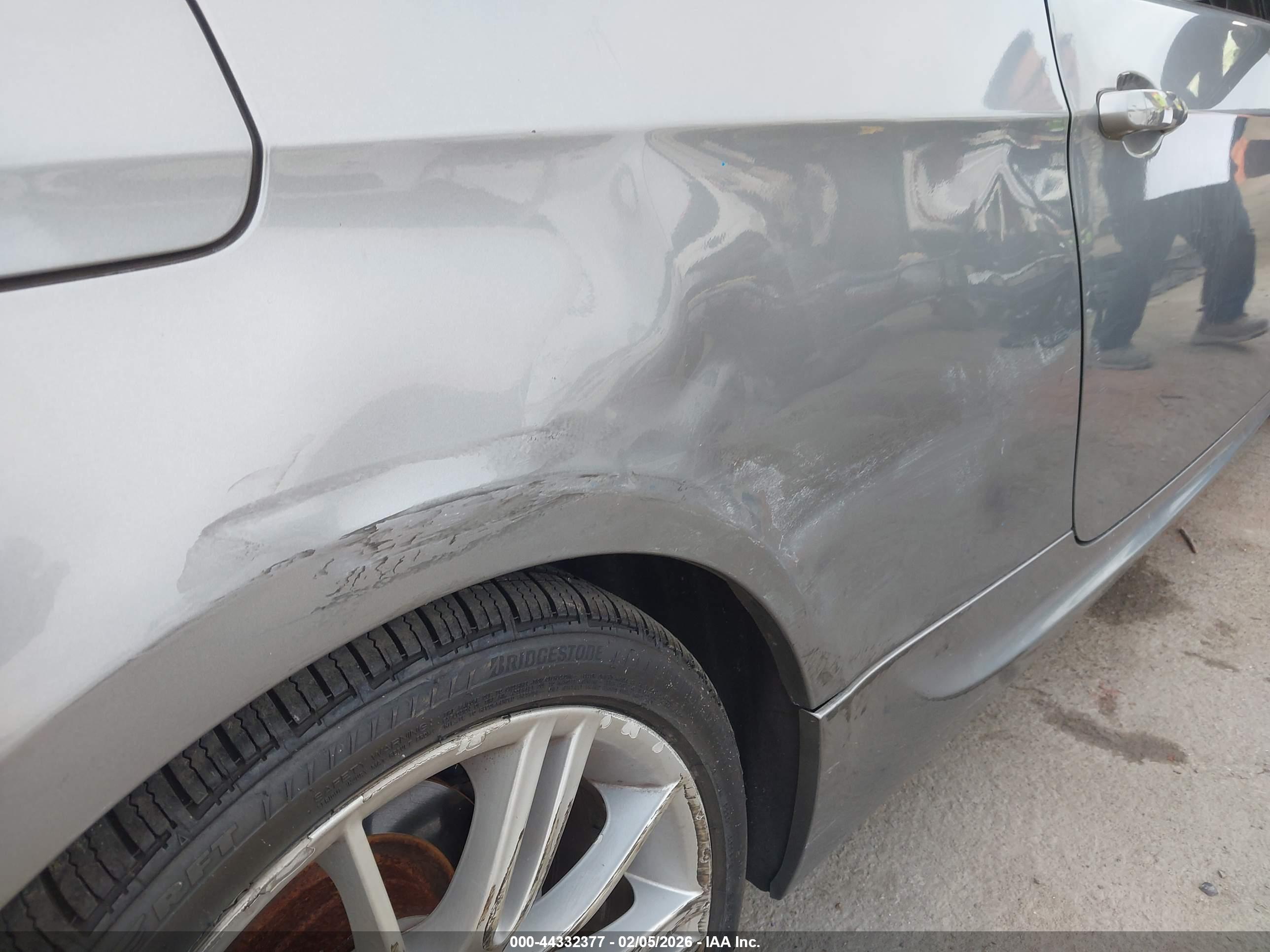 BMW 328I image 6