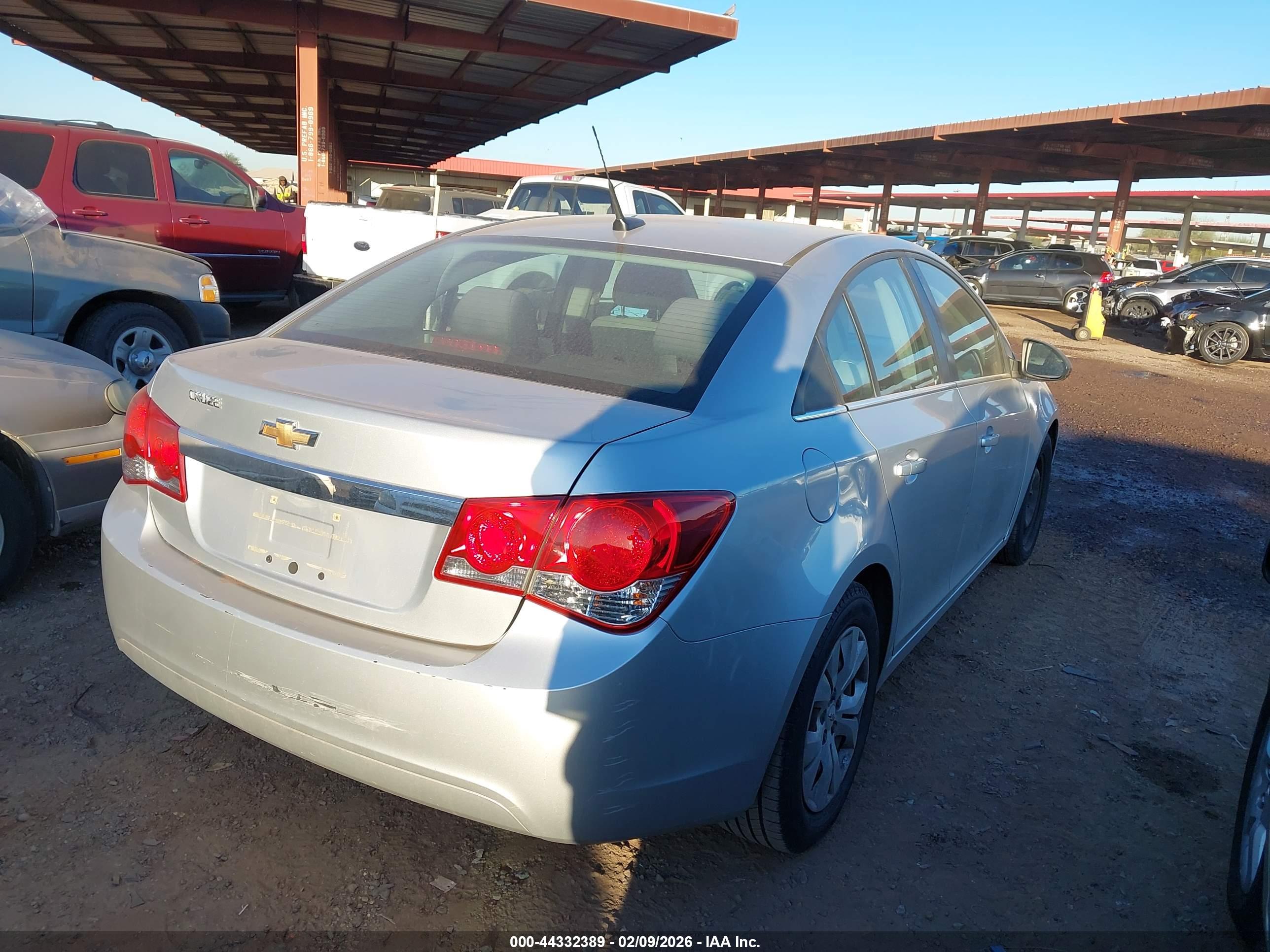 CHEVROLET CRUZE image 4