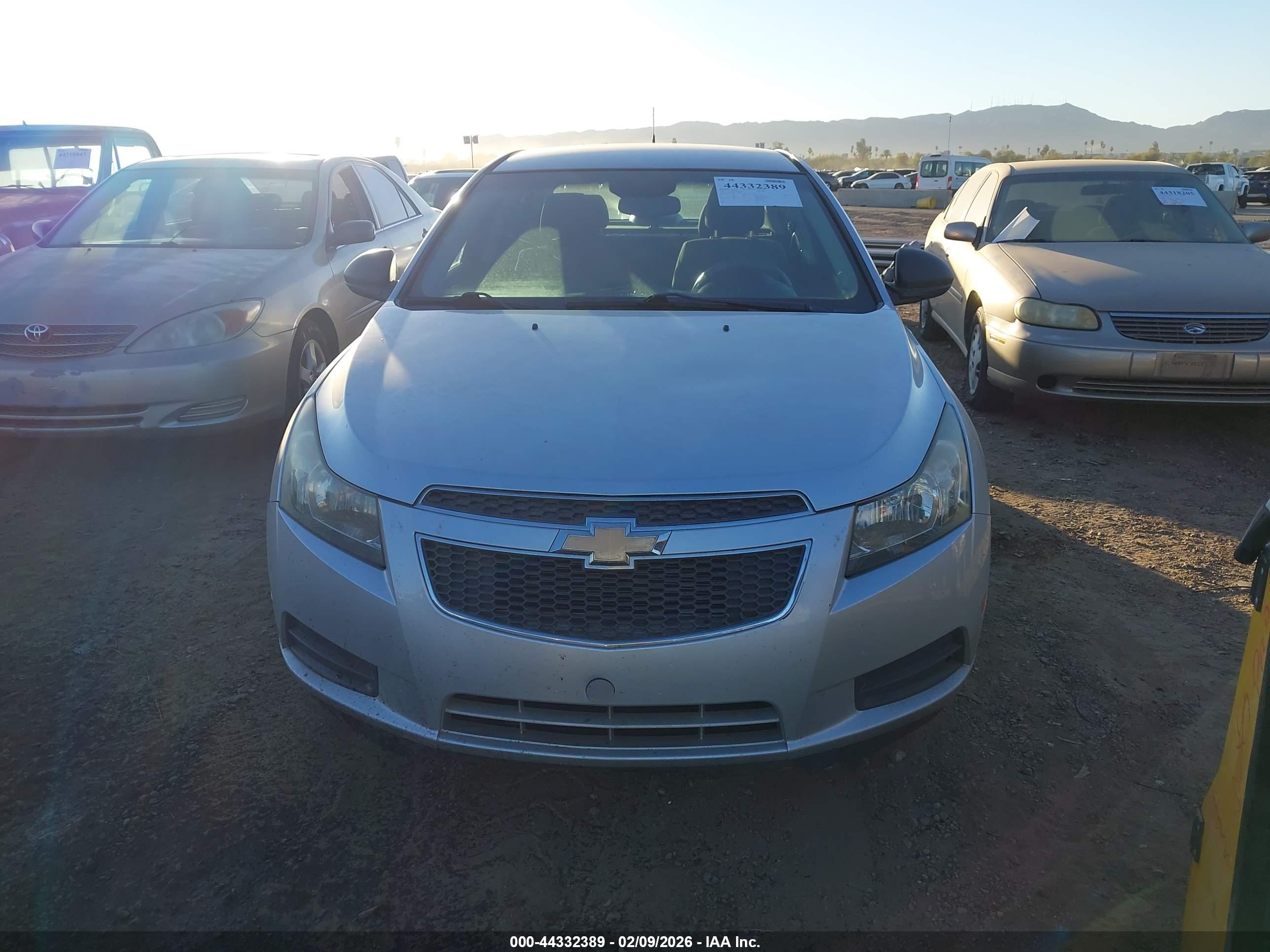 CHEVROLET CRUZE image 6