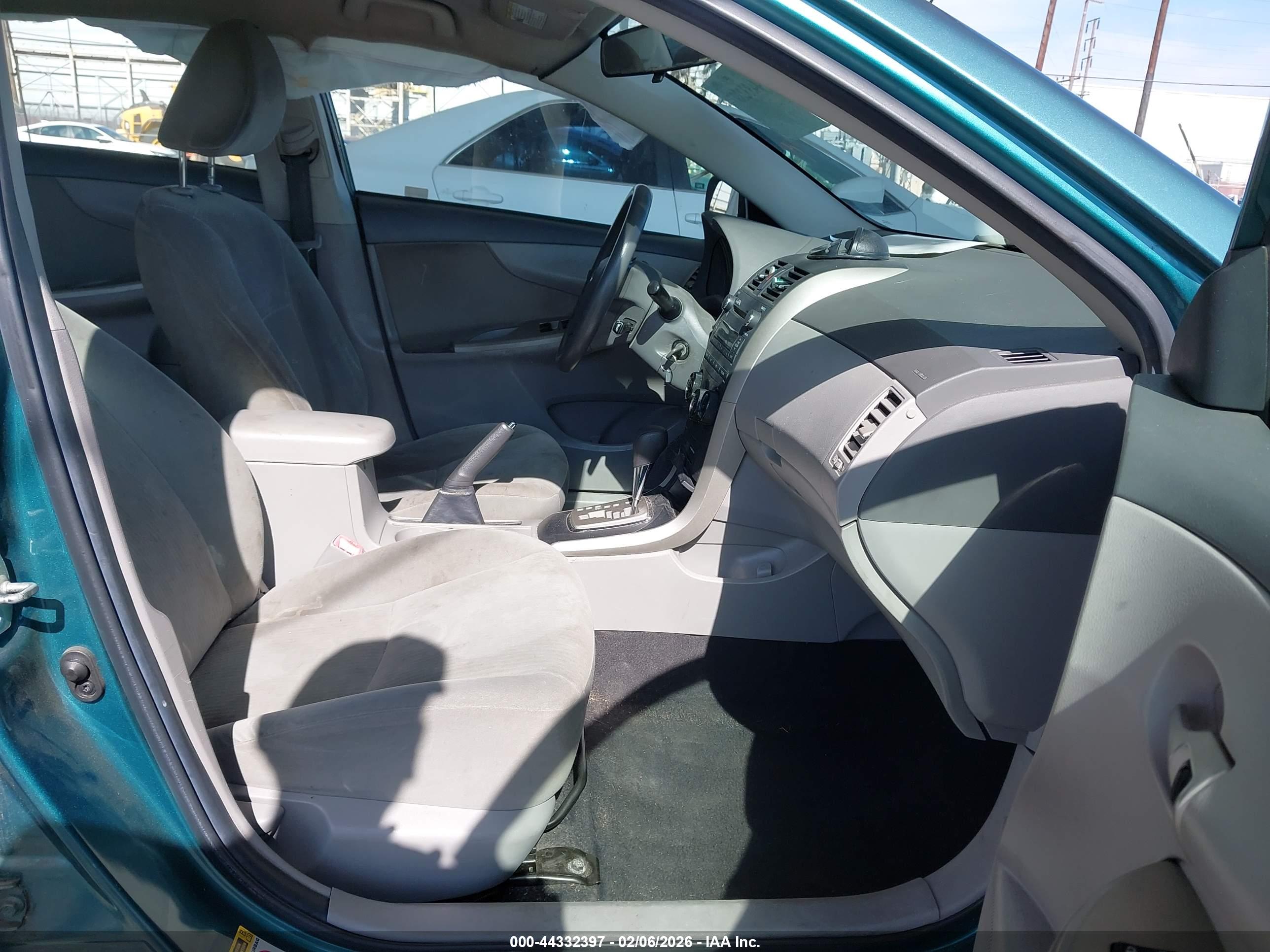 TOYOTA COROLLA image 5