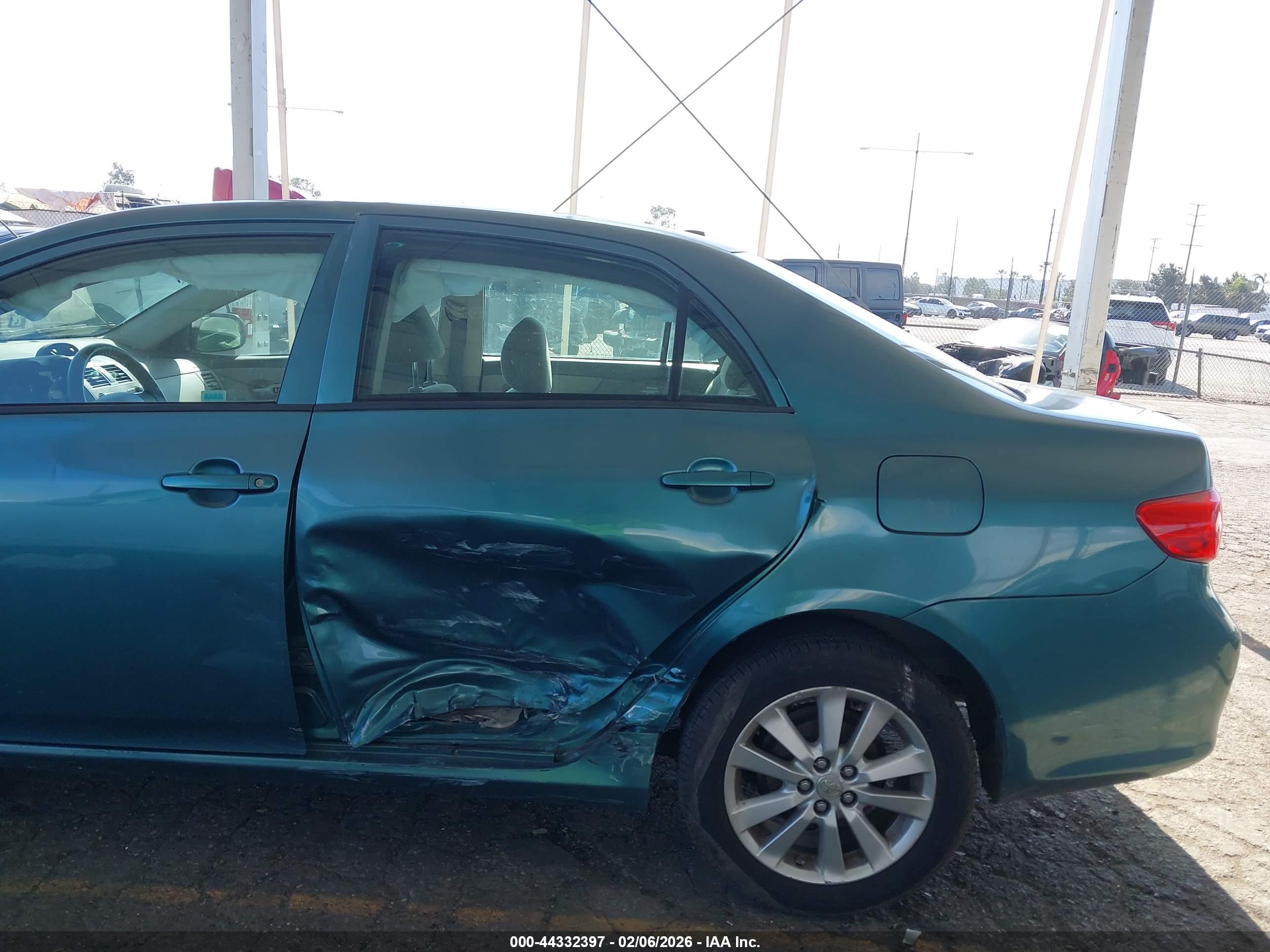 TOYOTA COROLLA image 6