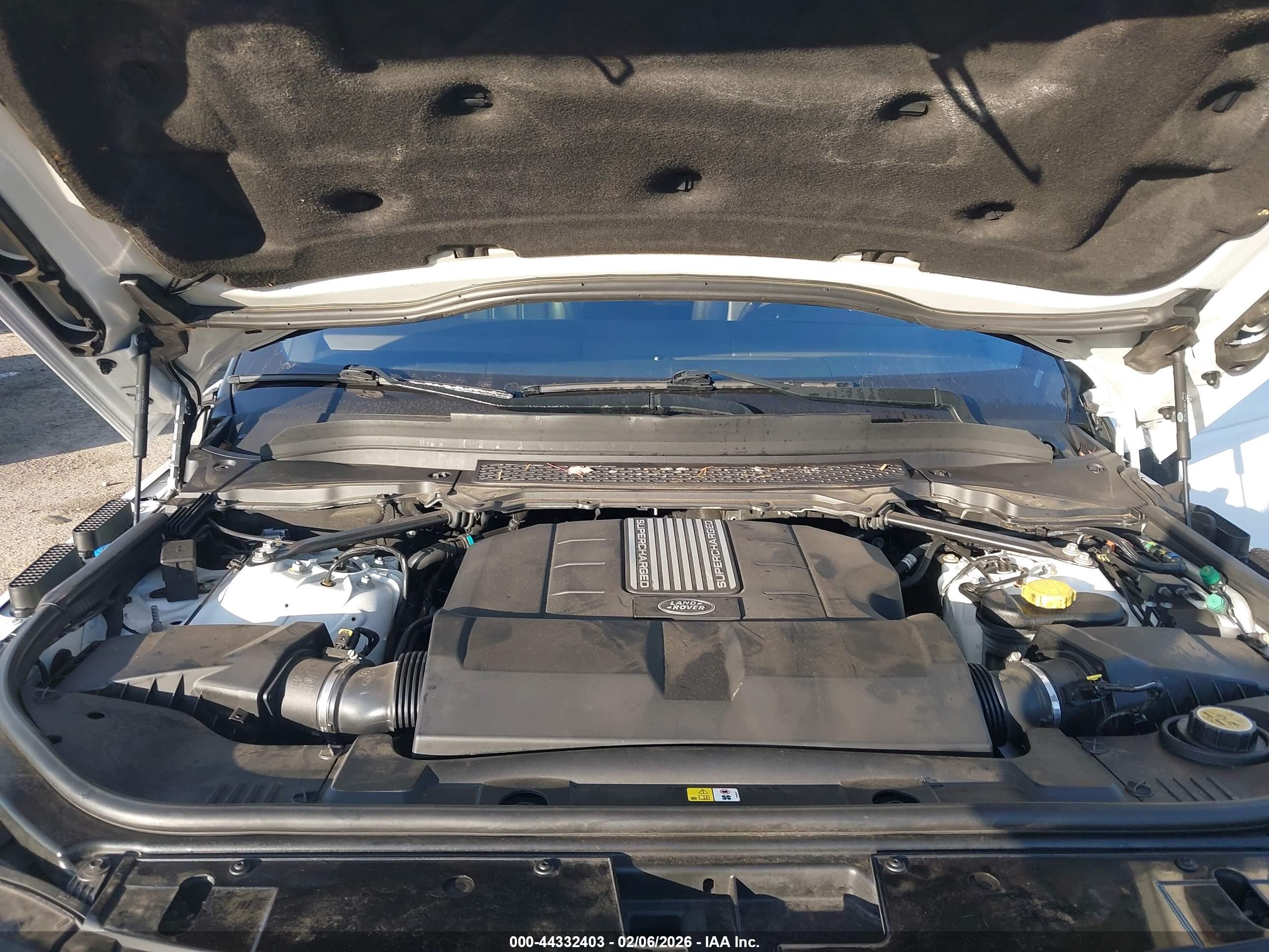 LAND ROVER image 10