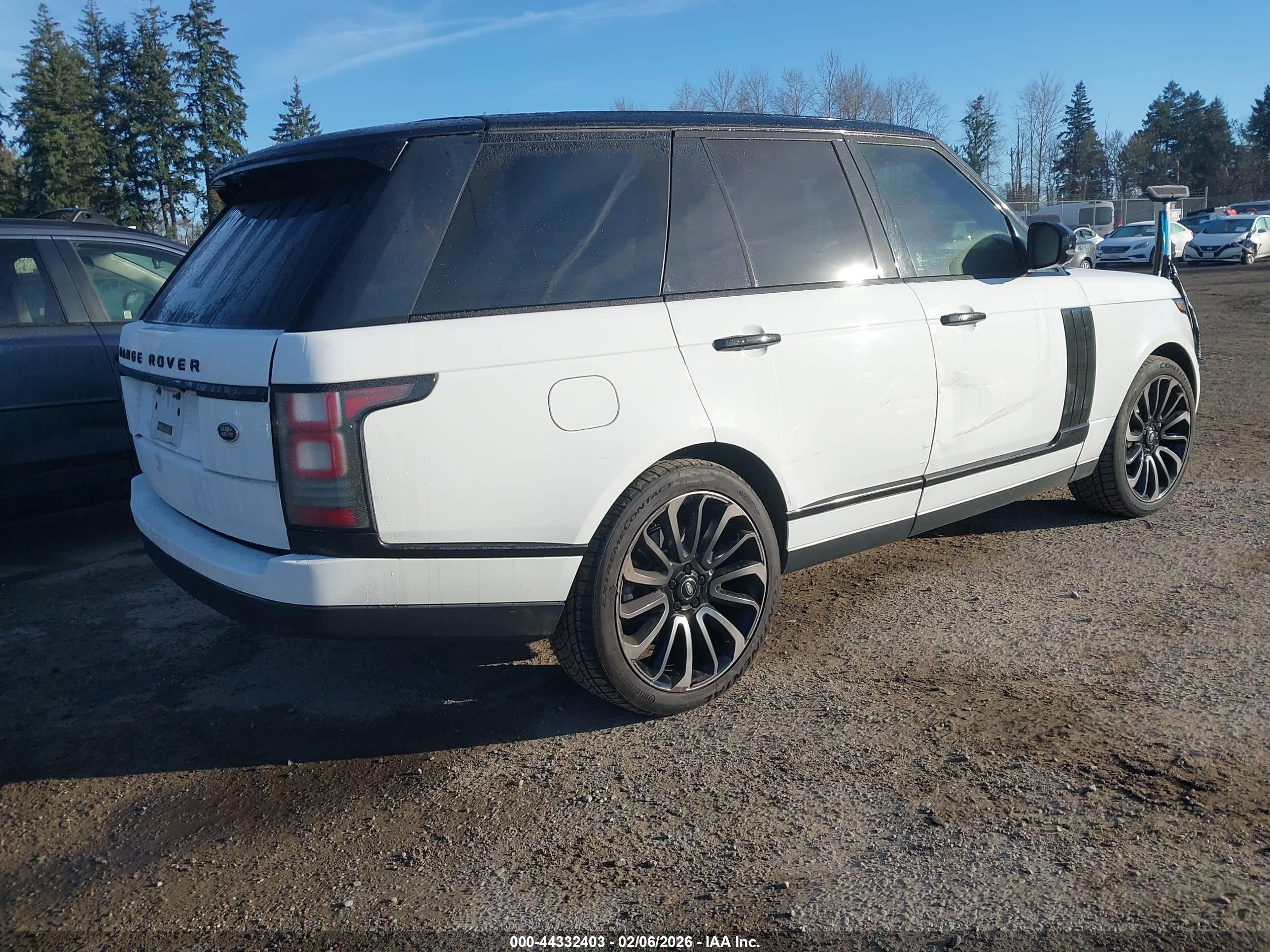 LAND ROVER image 4