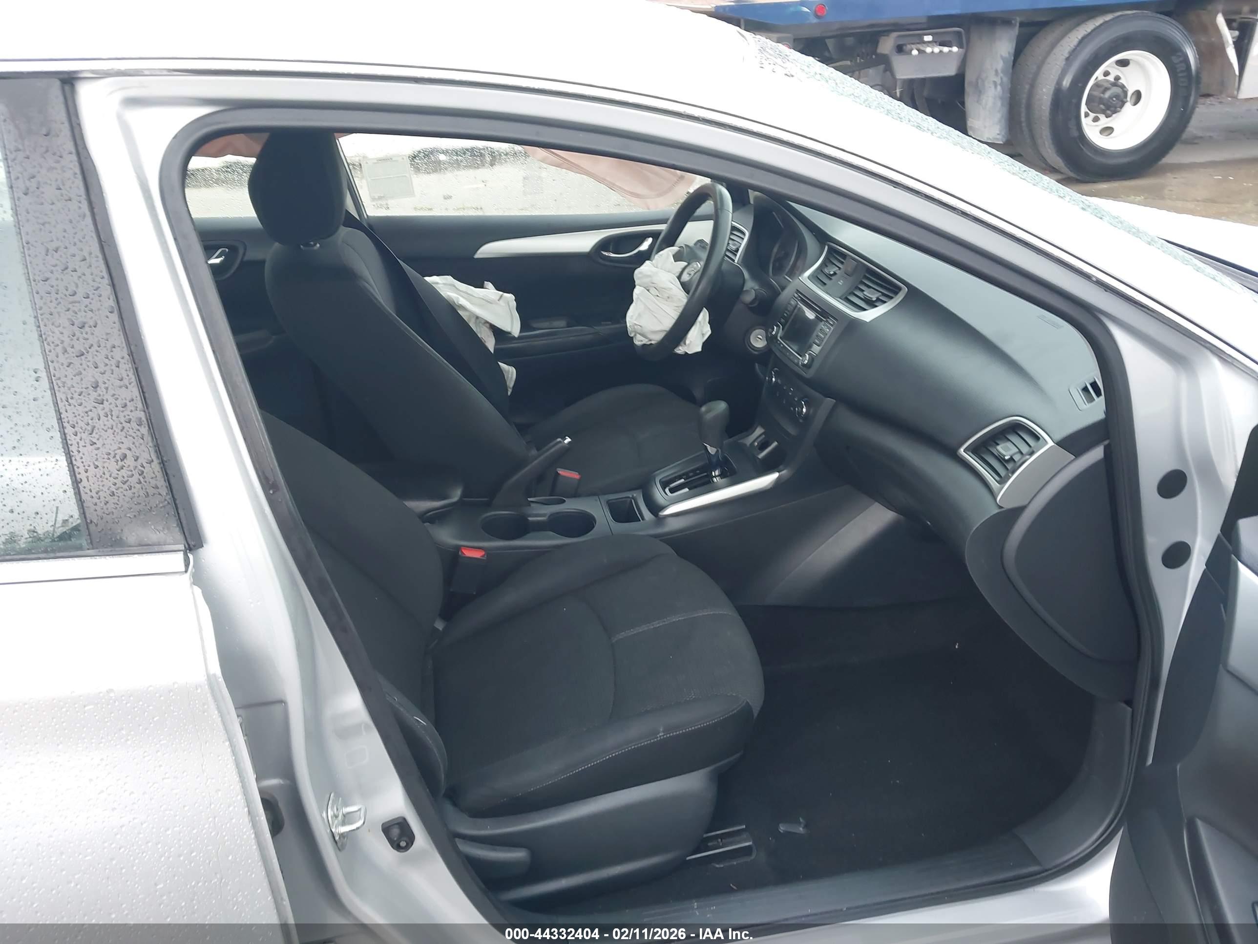 NISSAN SENTRA image 5