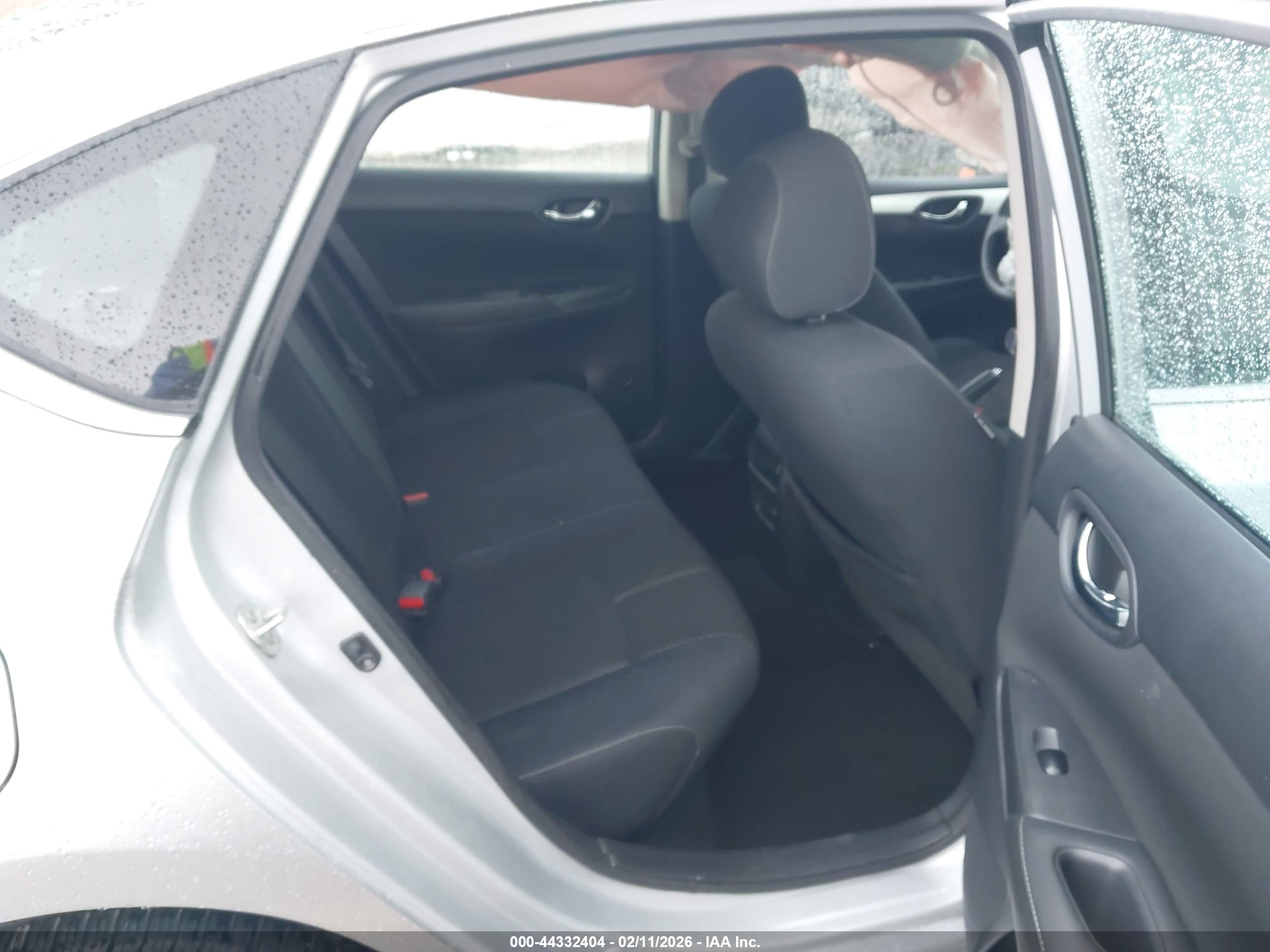 NISSAN SENTRA image 8