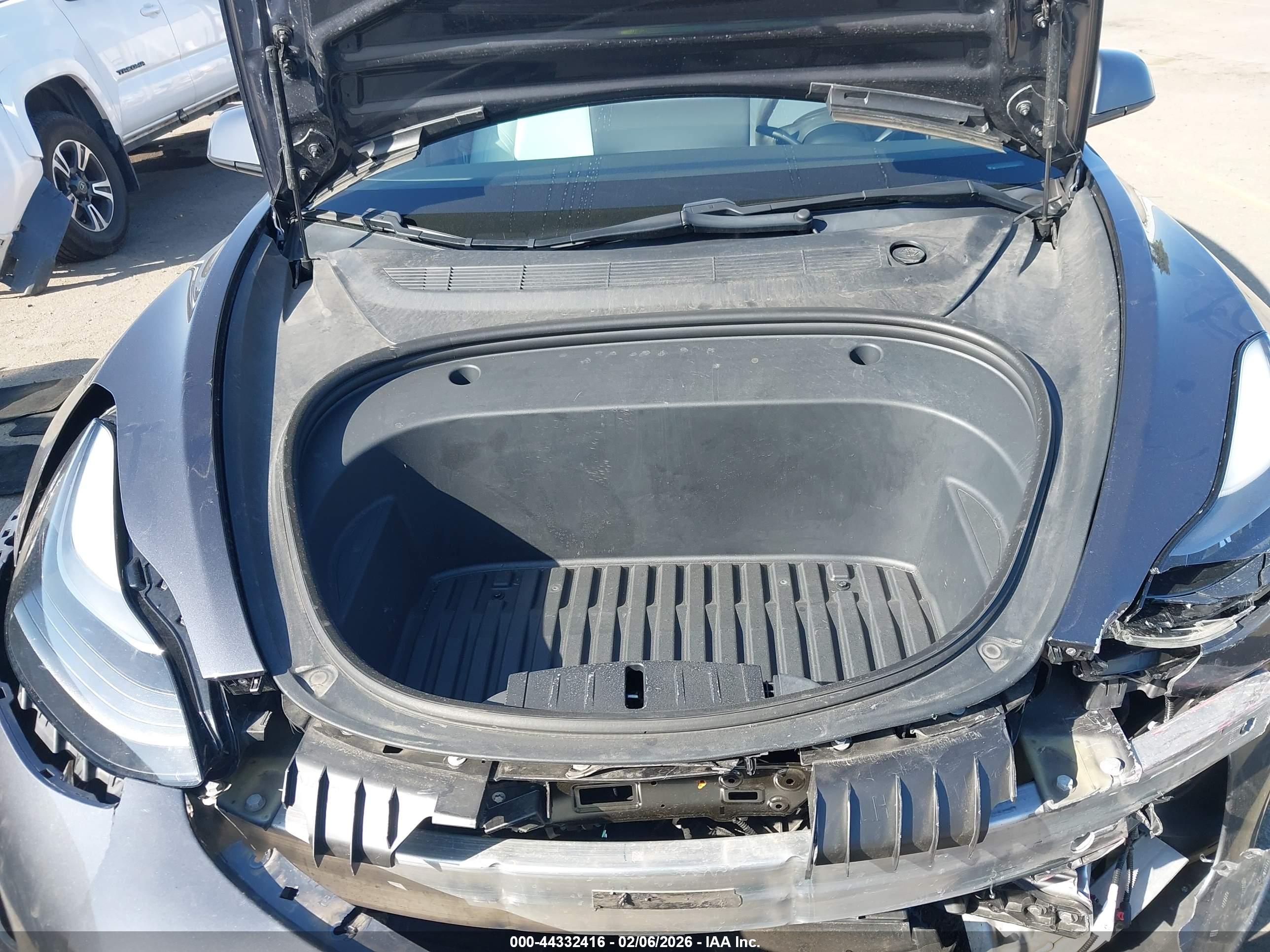 TESLA MODEL image 10