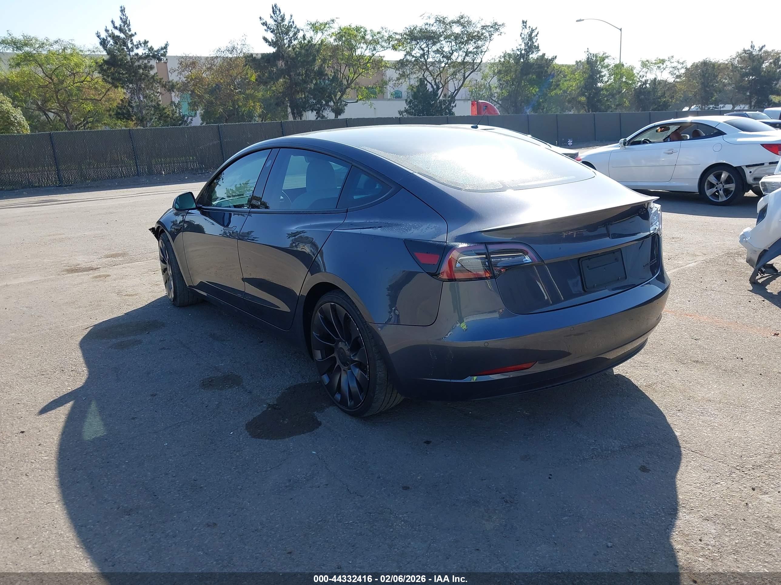 TESLA MODEL image 3