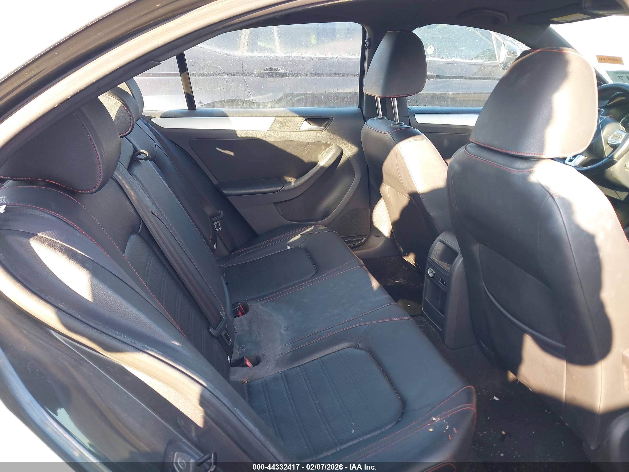 VOLKSWAGEN JETTA image 8
