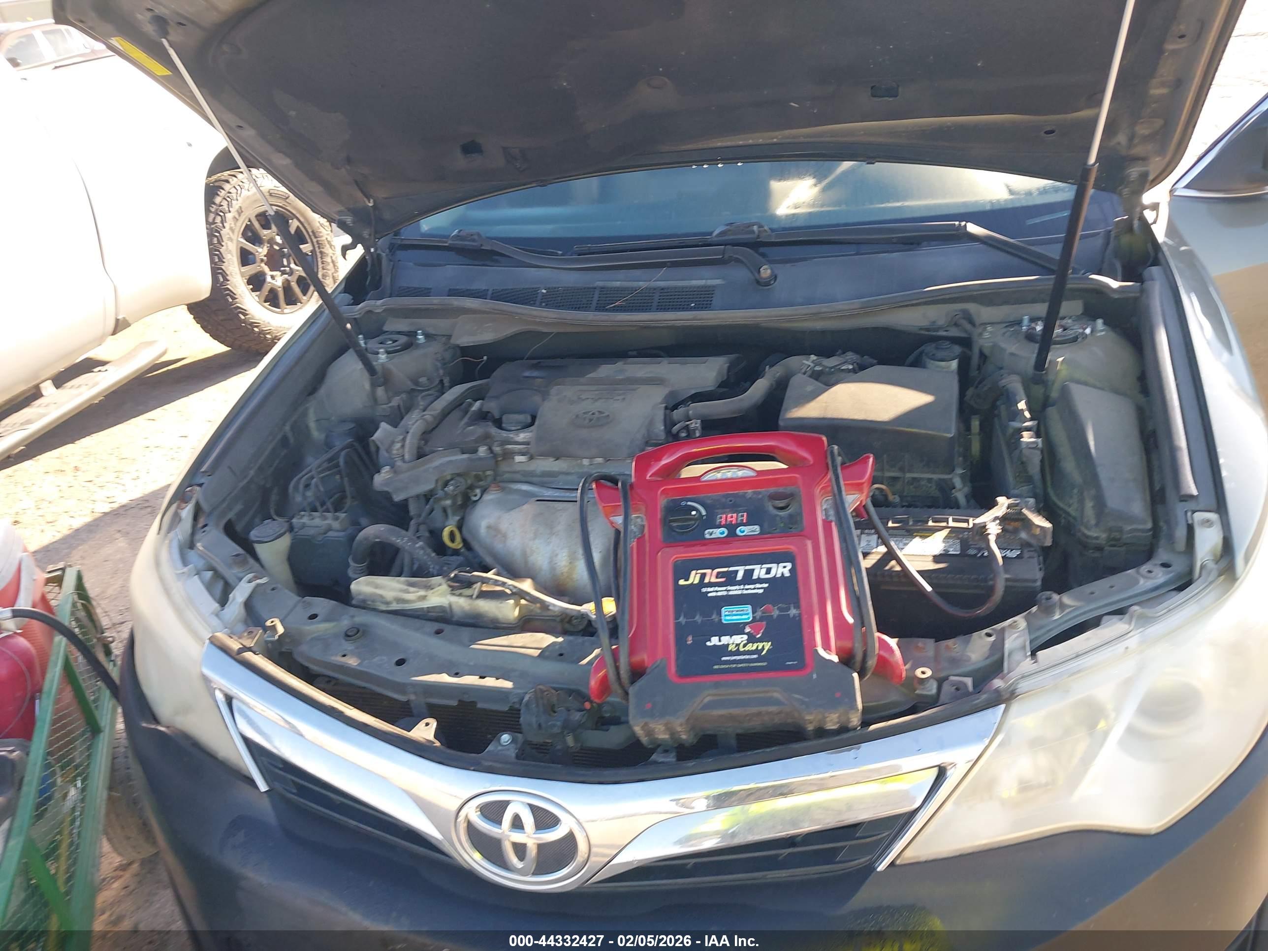 TOYOTA CAMRY image 10