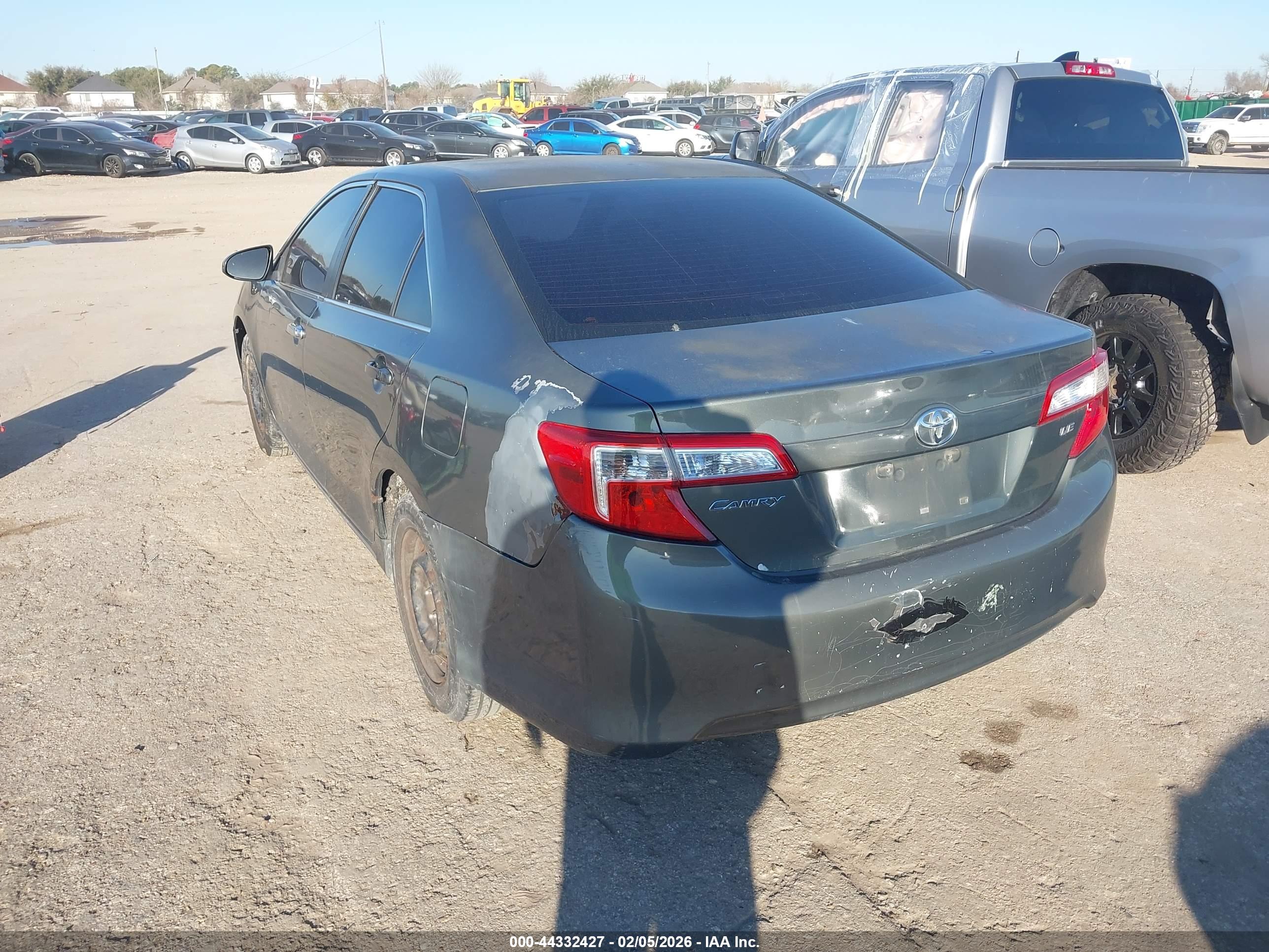 TOYOTA CAMRY image 3
