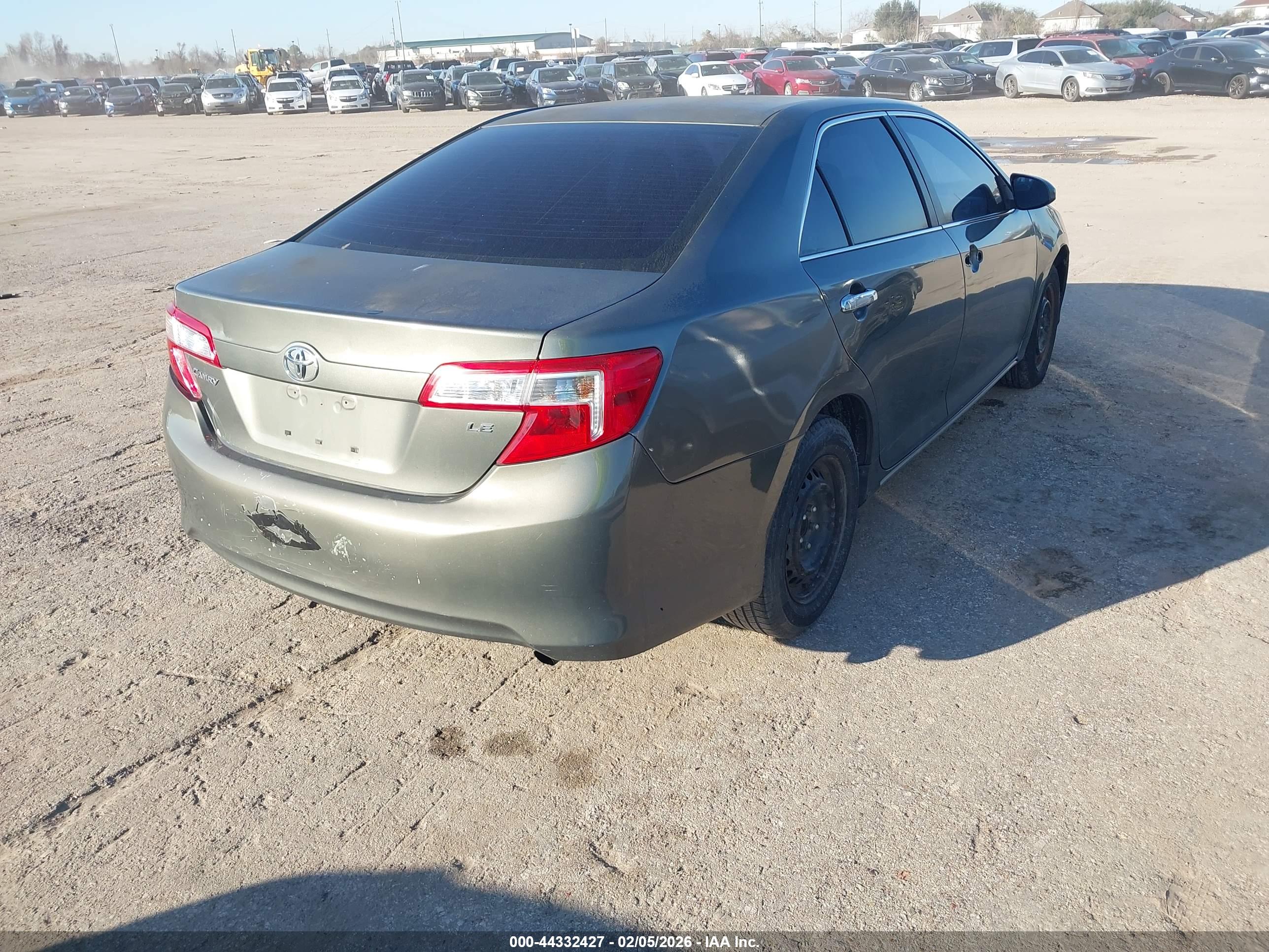 TOYOTA CAMRY image 4