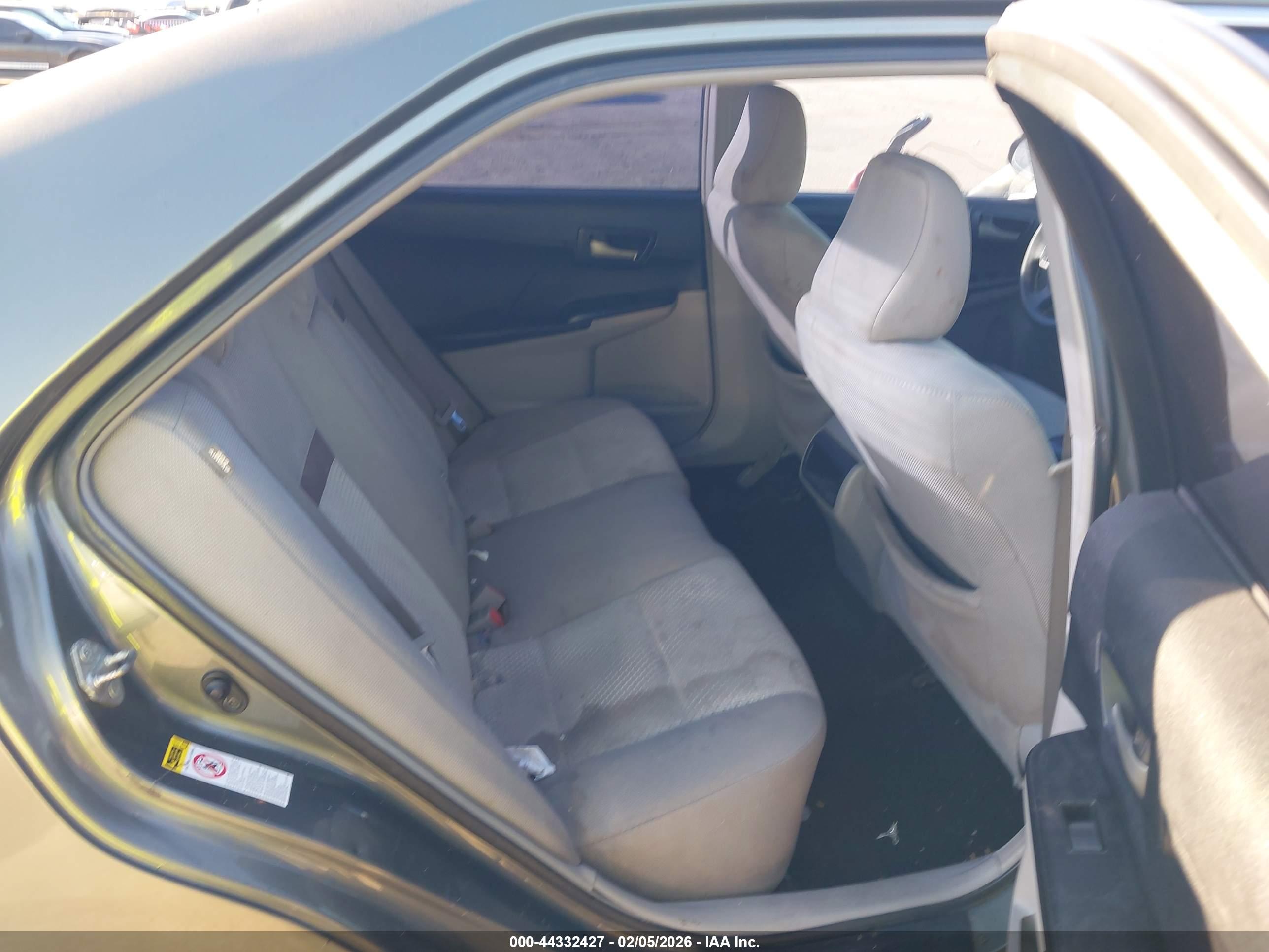 TOYOTA CAMRY image 8