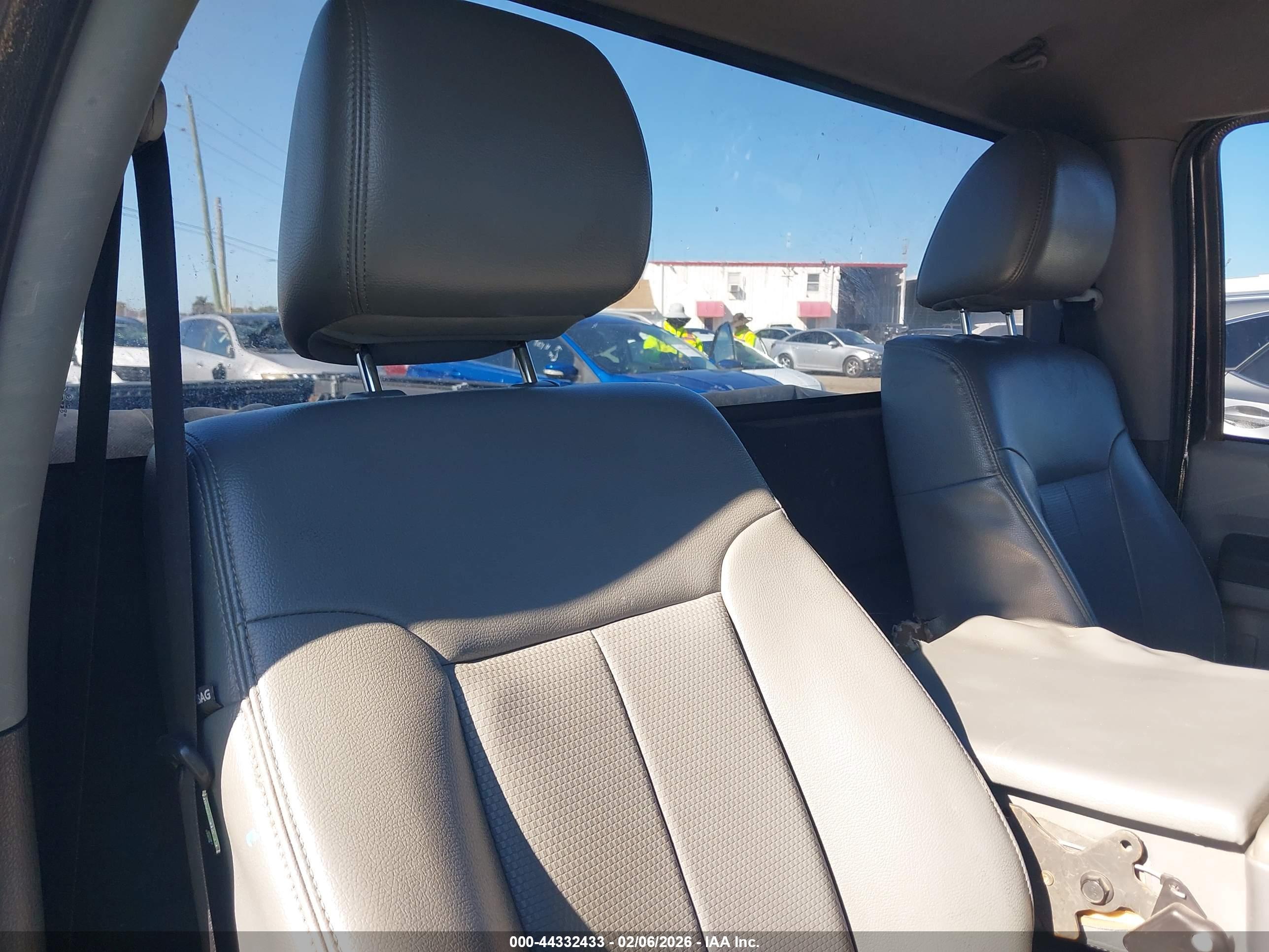 FORD F-250 image 8