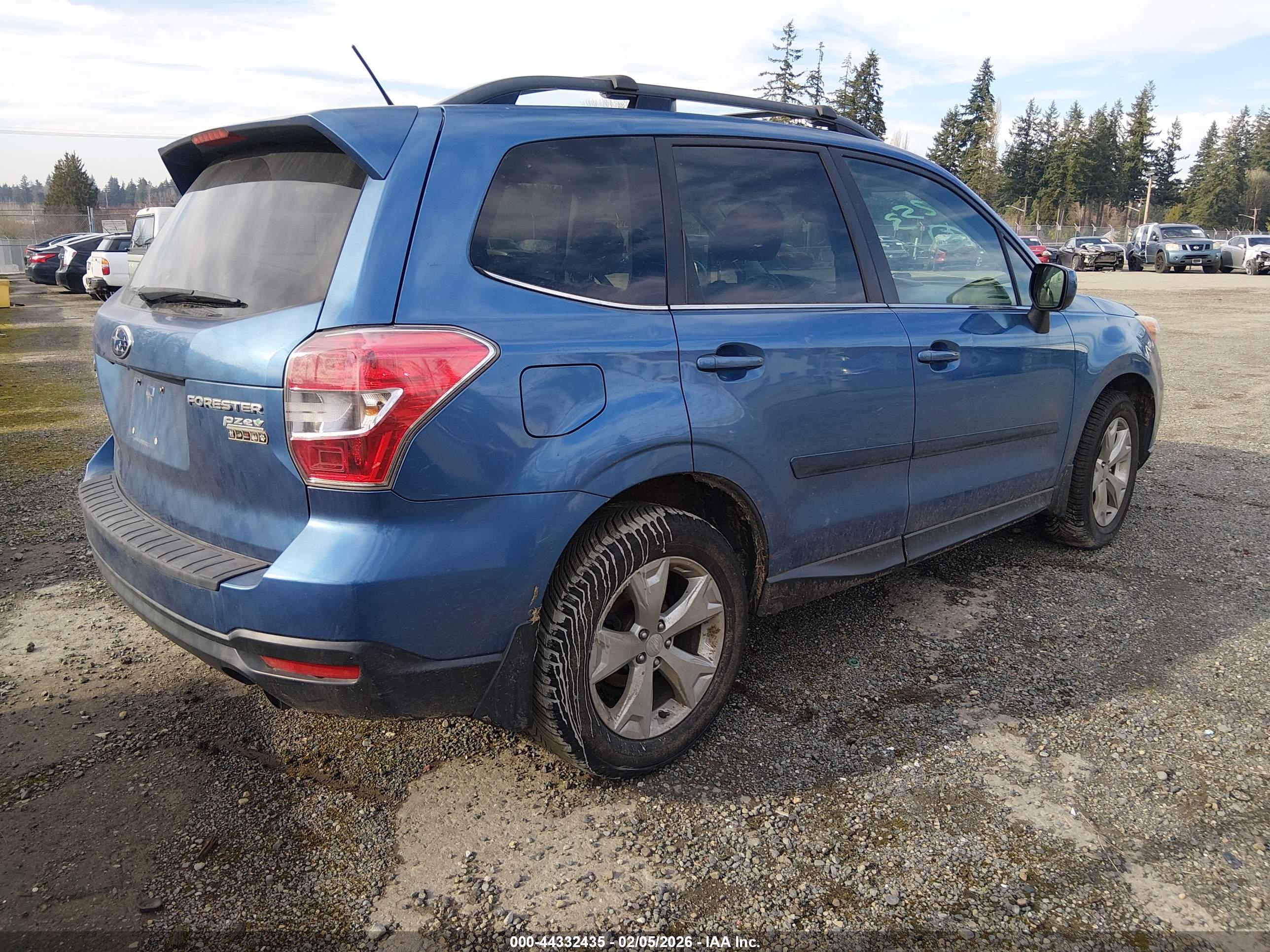 SUBARU FORESTER image 4