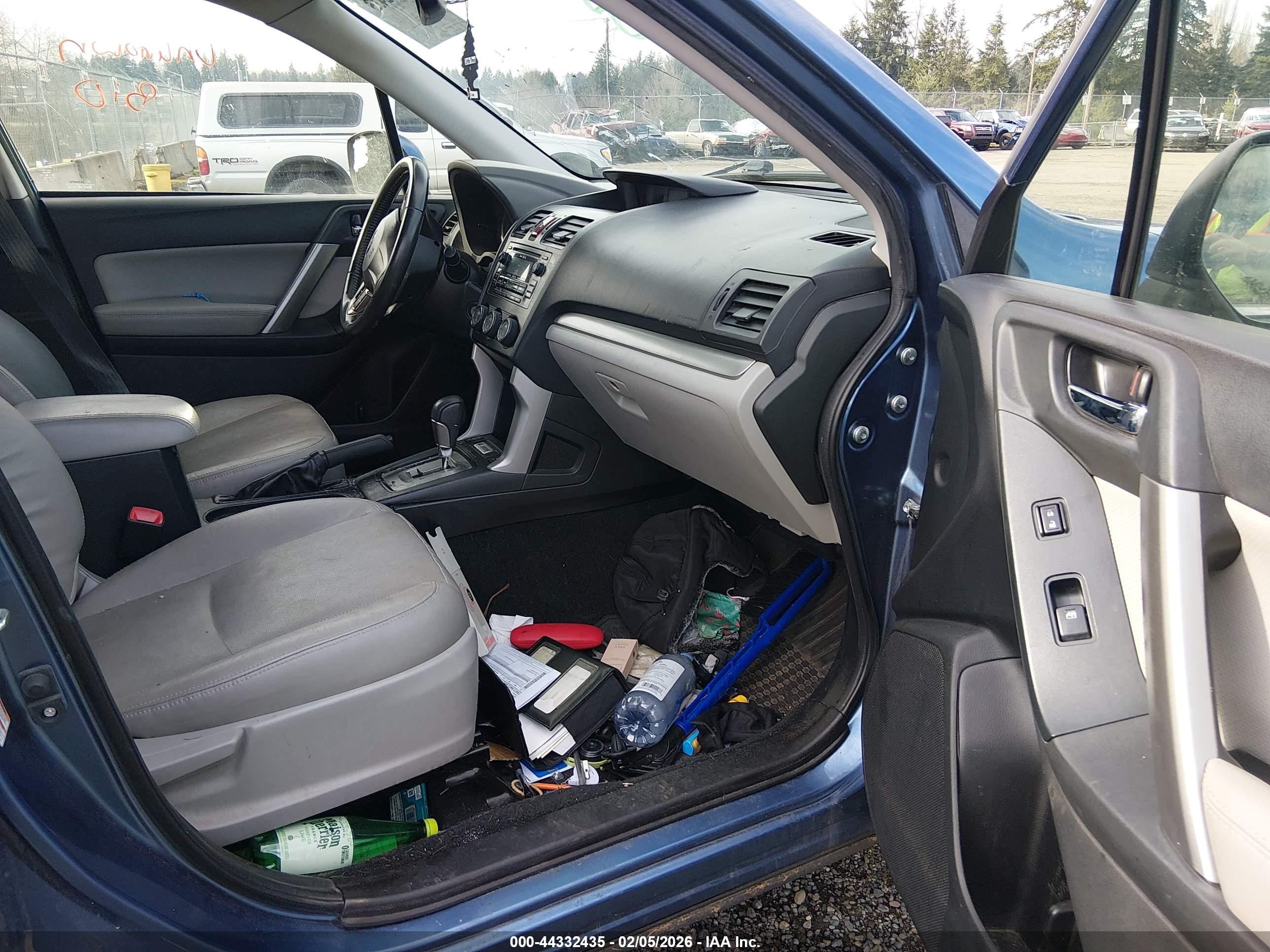 SUBARU FORESTER image 5