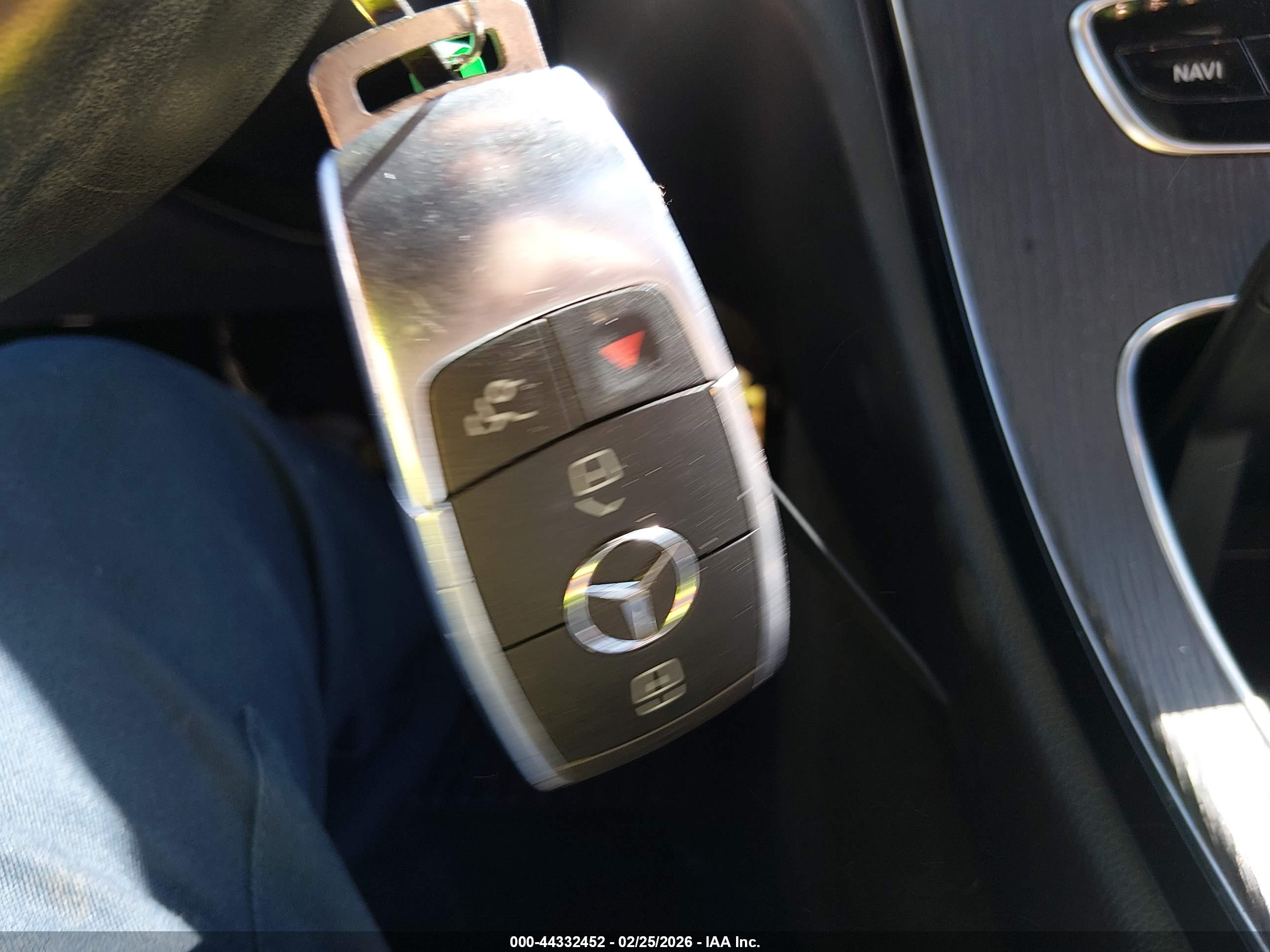 MERCEDES-BENZ C image 11