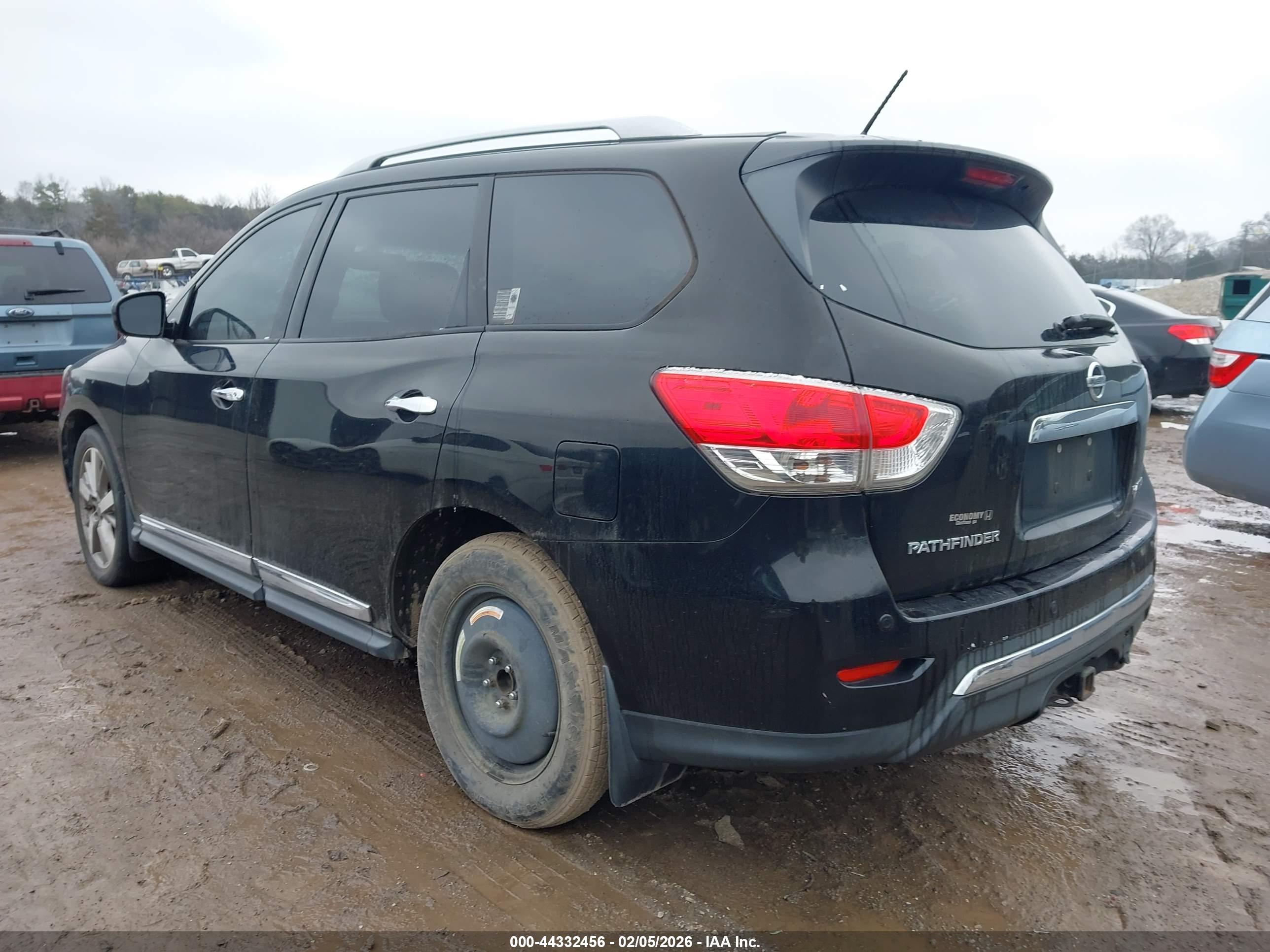 NISSAN PATHFINDER image 3
