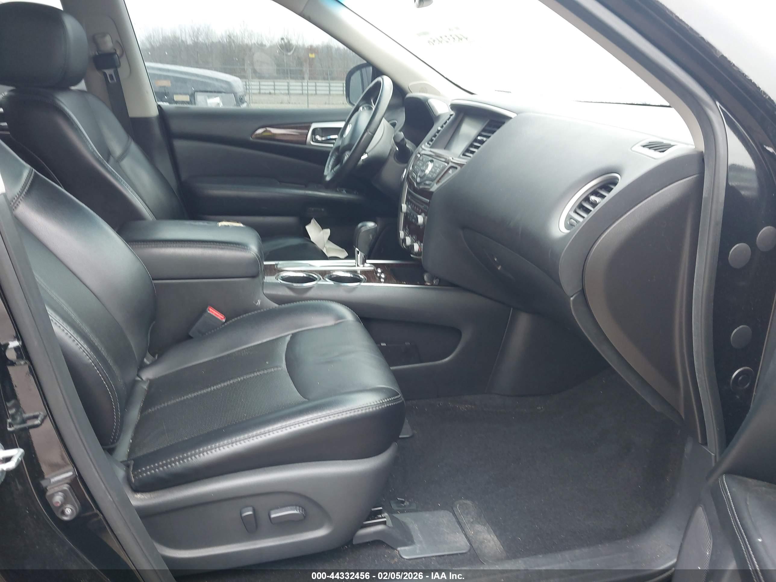 NISSAN PATHFINDER image 5