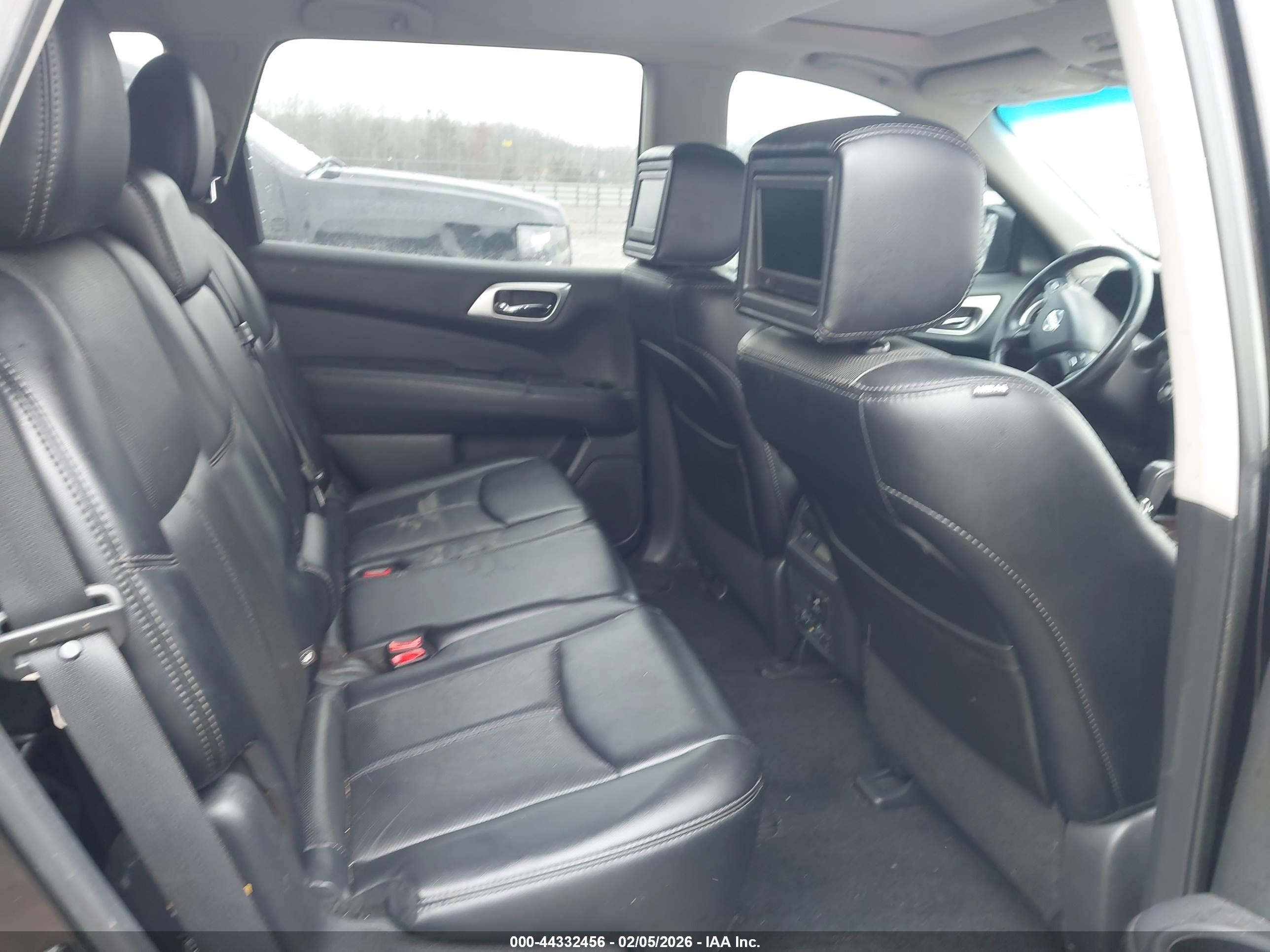 NISSAN PATHFINDER image 8