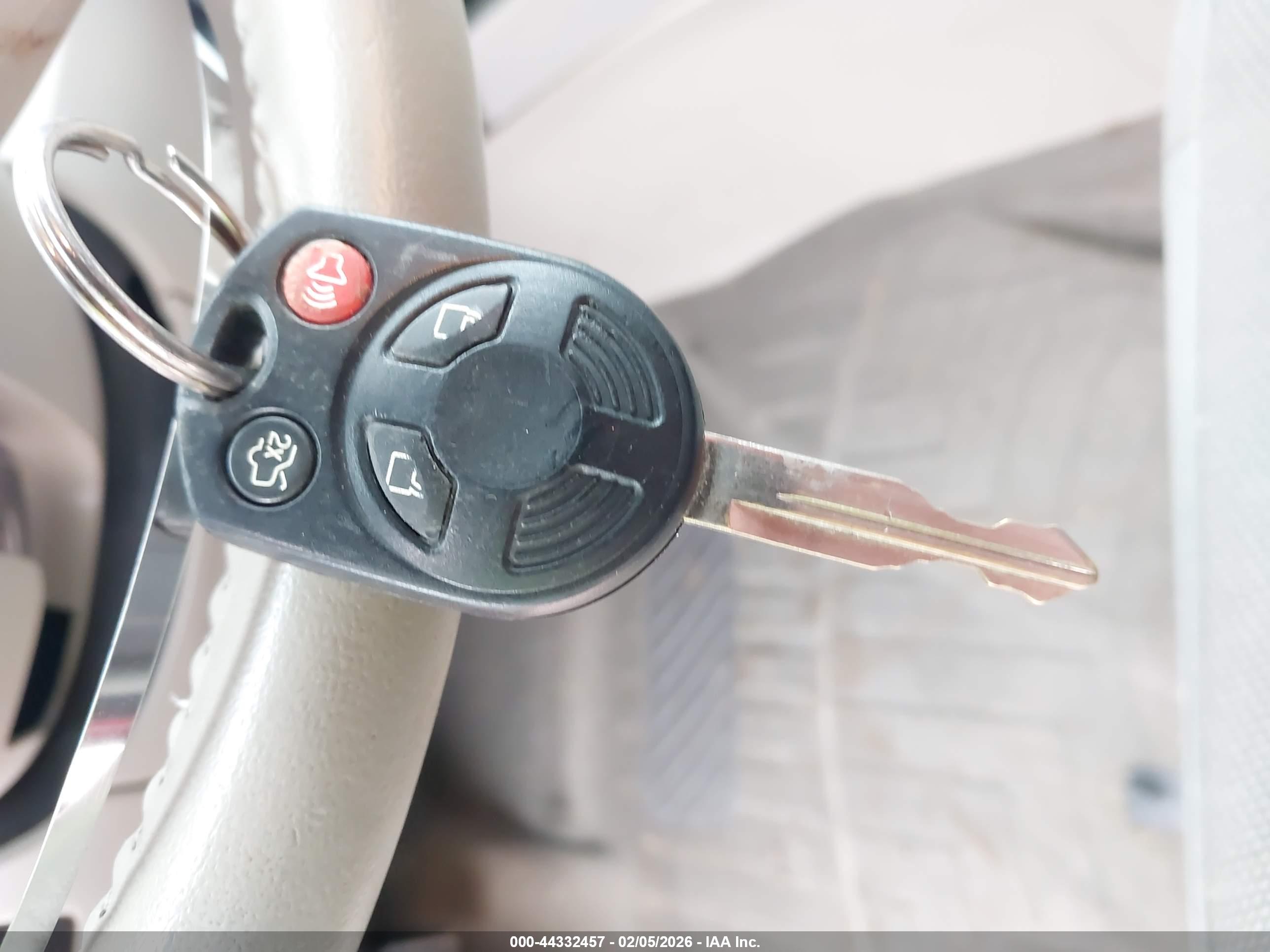 FORD ESCAPE image 11