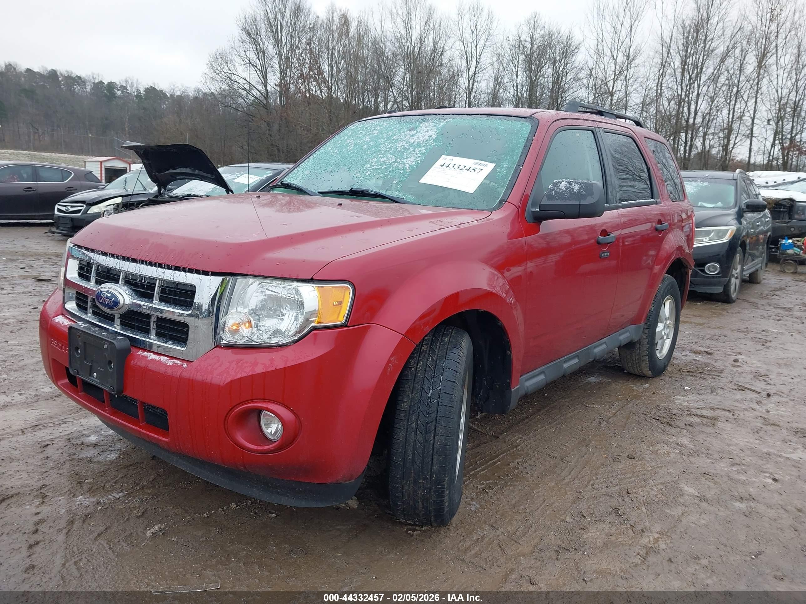 FORD ESCAPE image 2
