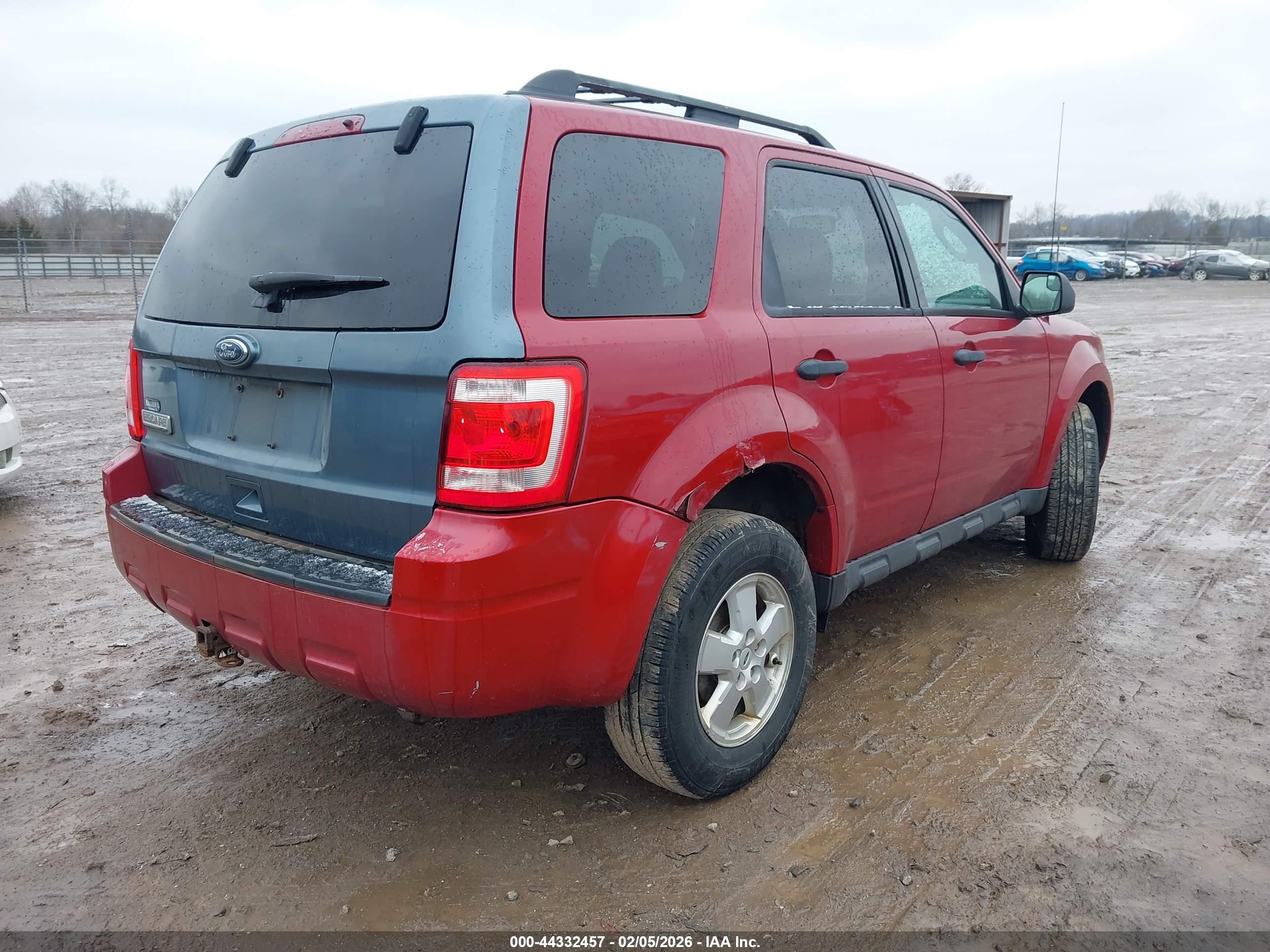 FORD ESCAPE image 4